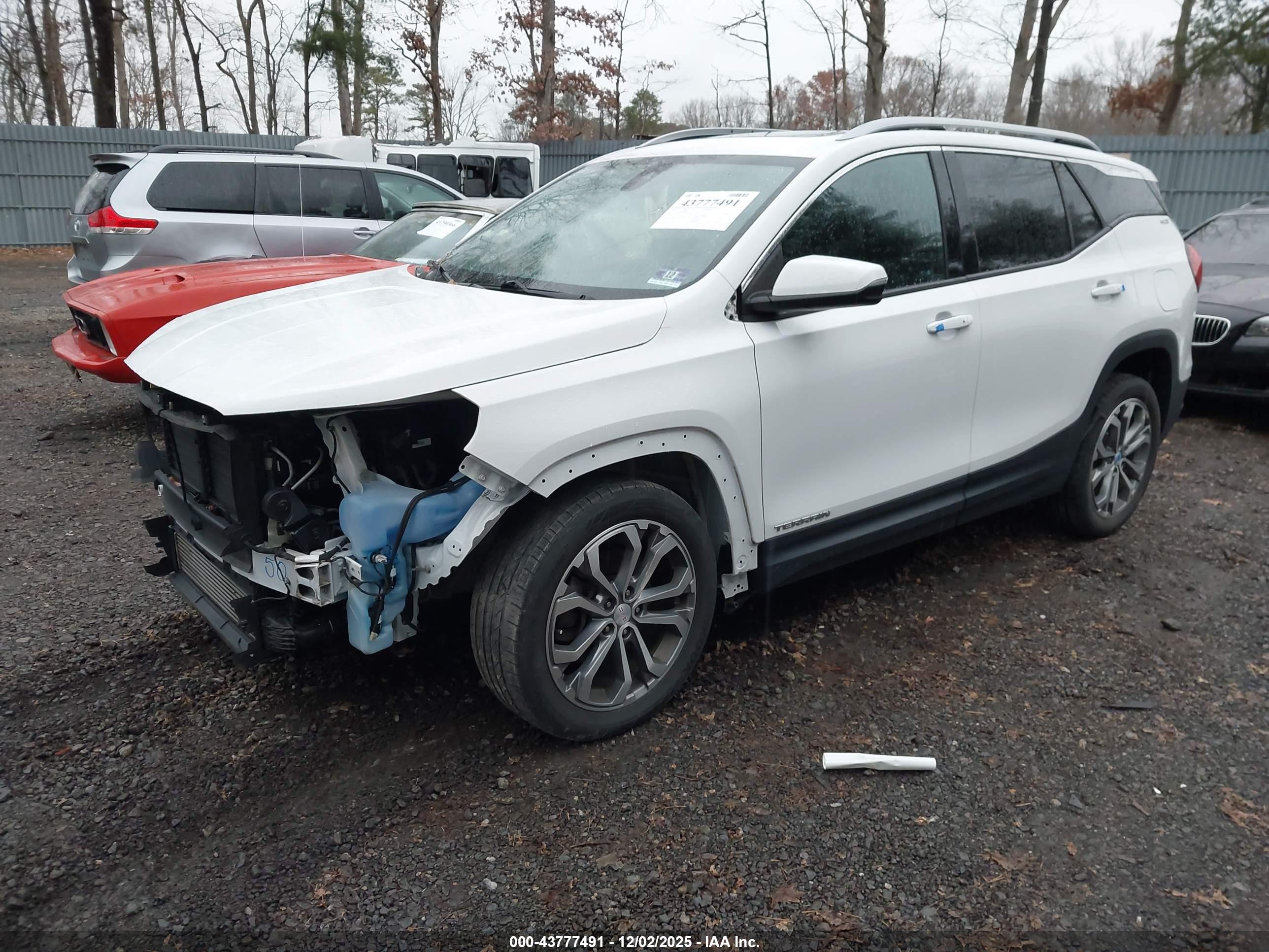GMC TERRAIN image 2