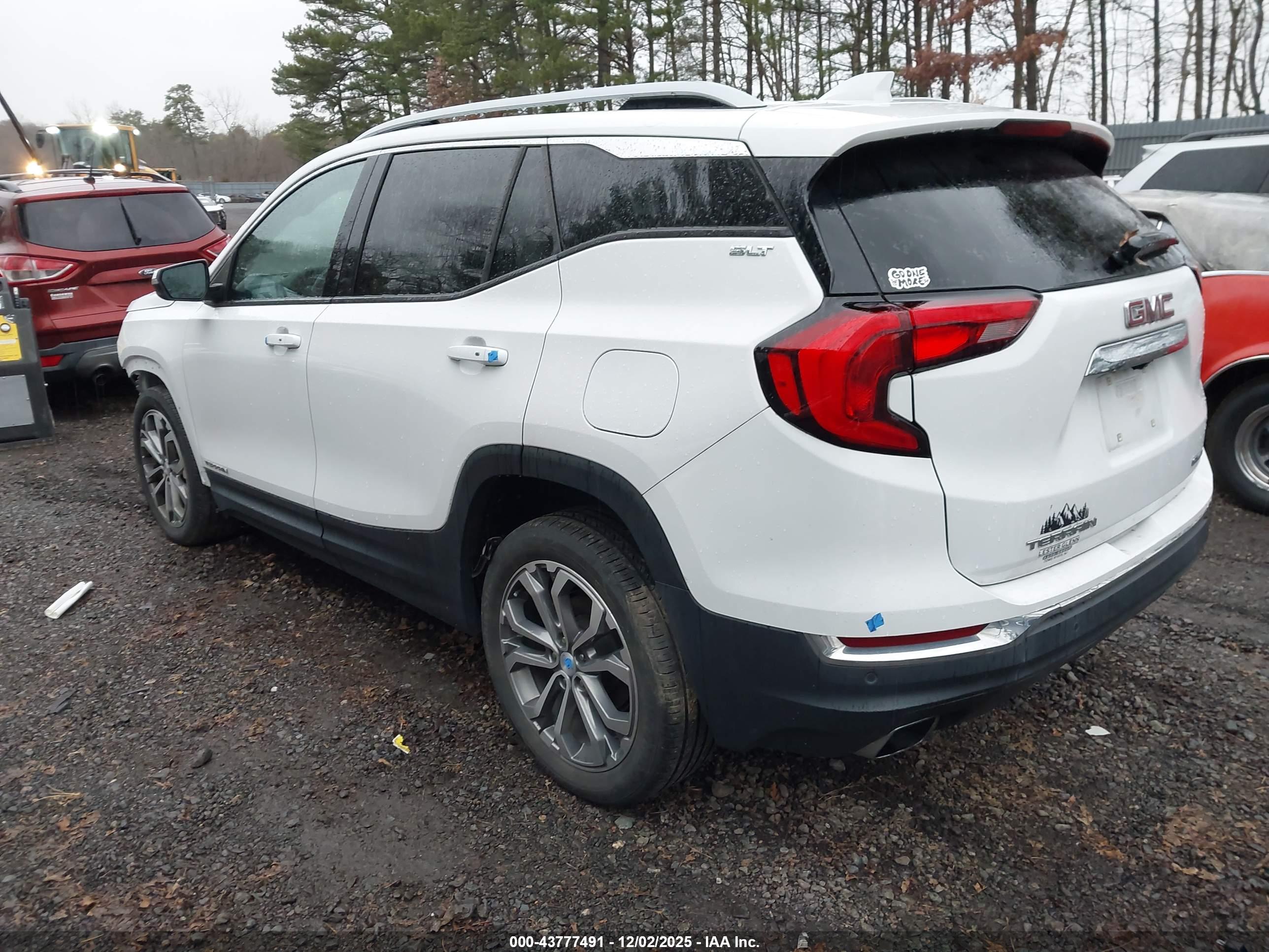 GMC TERRAIN image 3