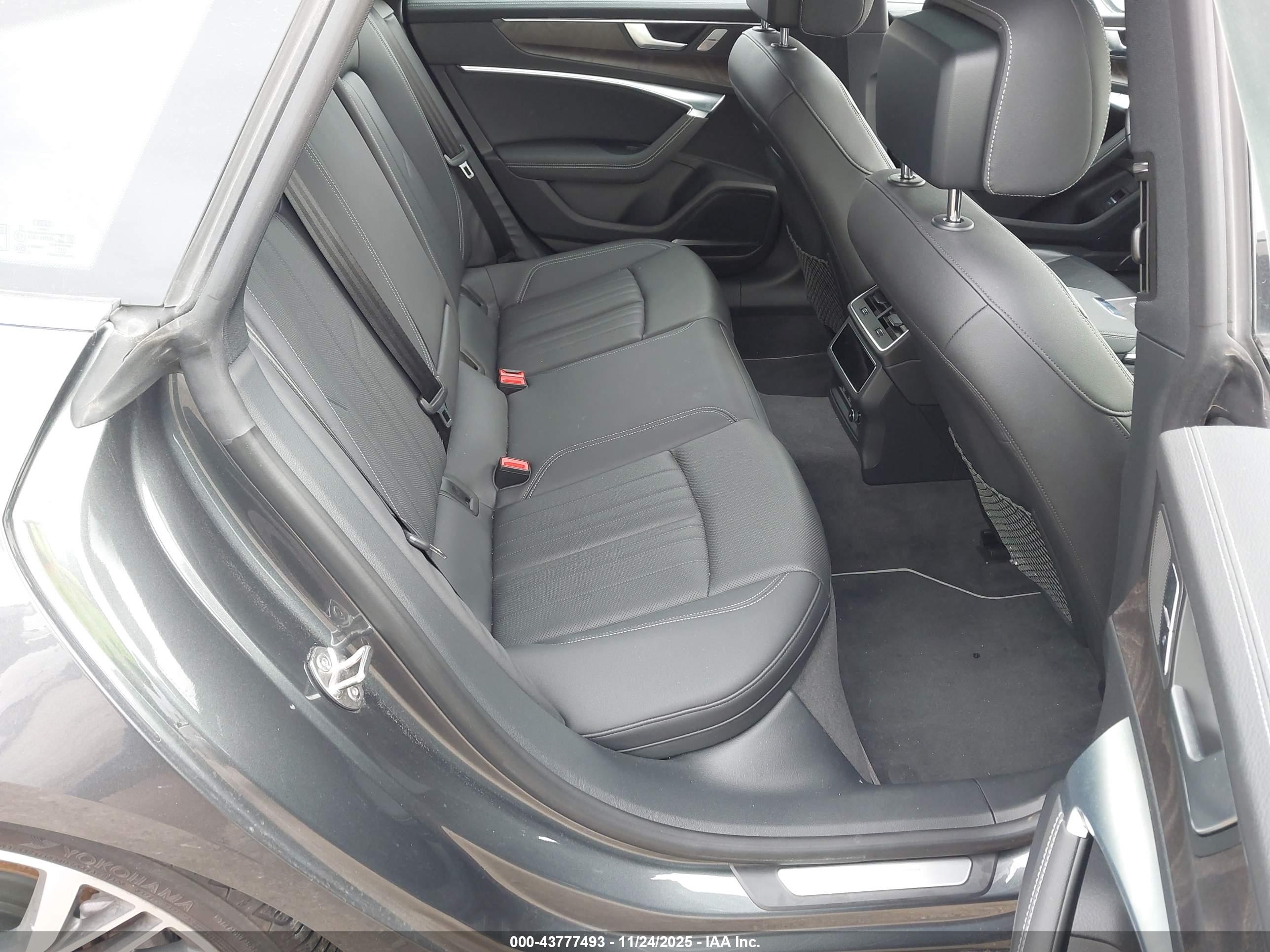 AUDI A7 image 8