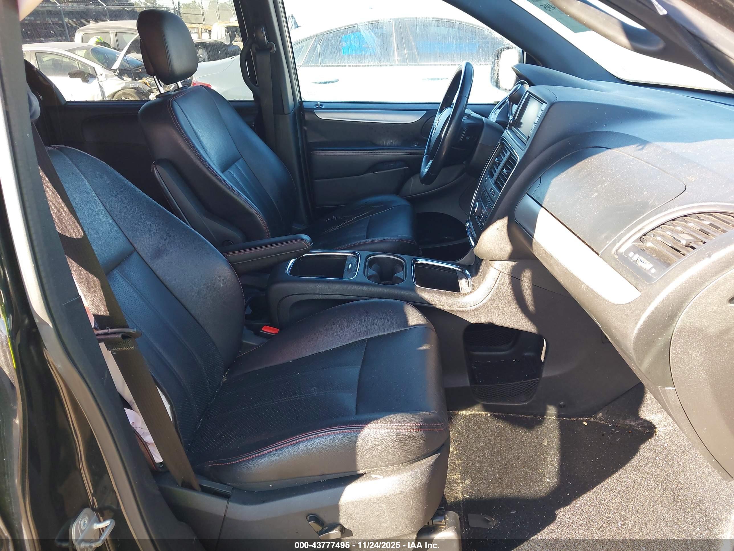 DODGE GRAND image 5