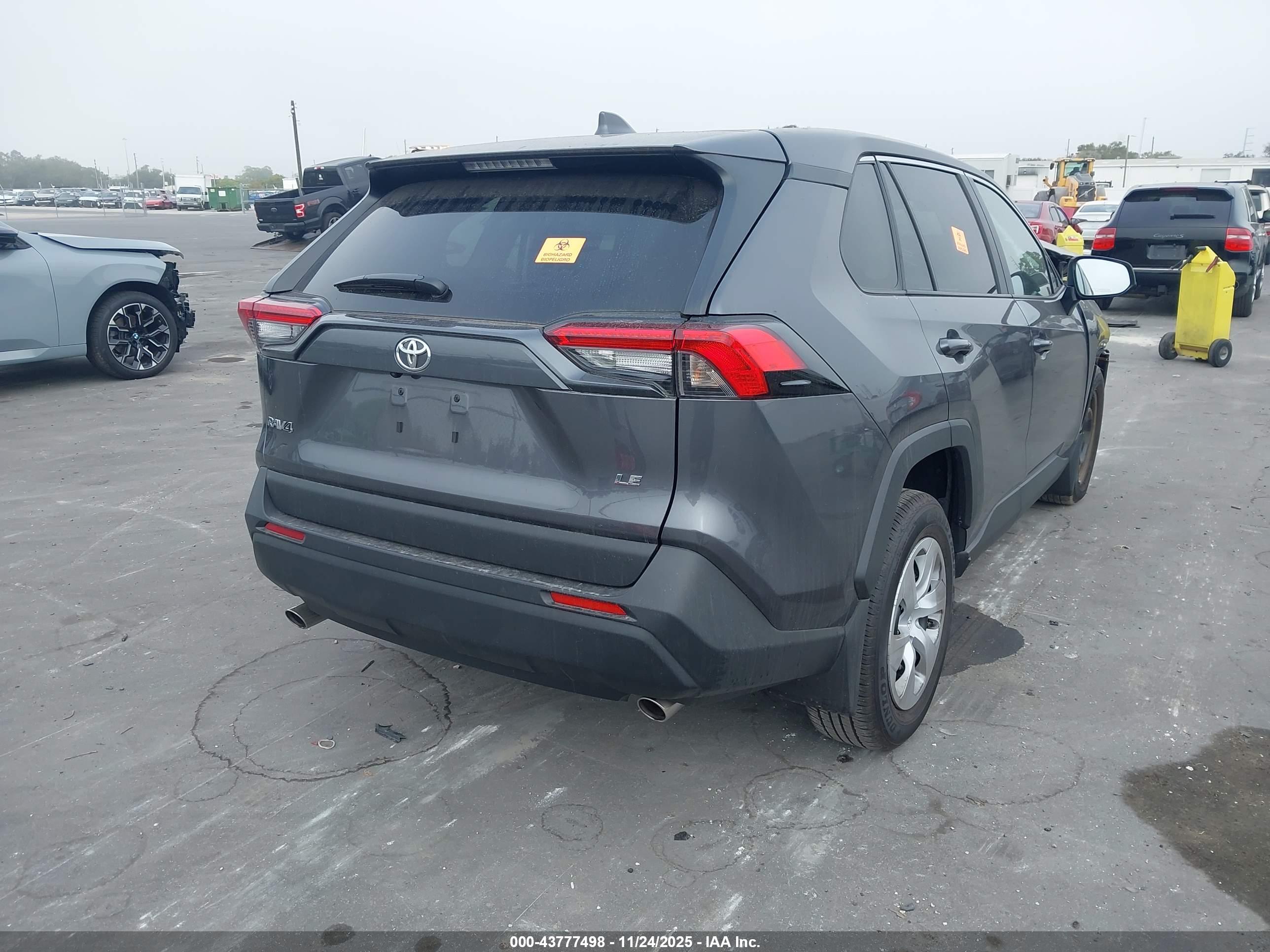 TOYOTA RAV4 image 4