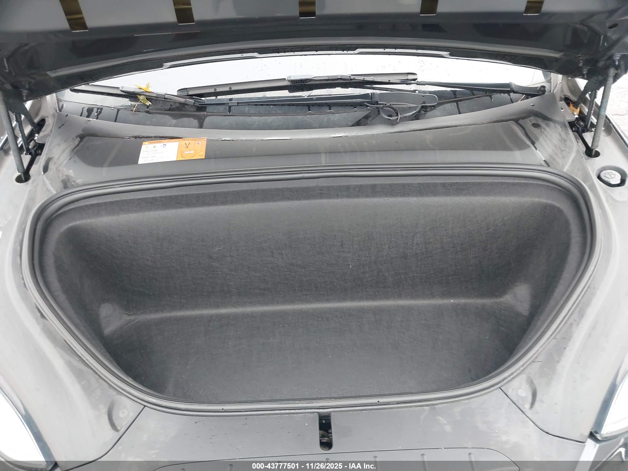 TESLA MODEL image 10