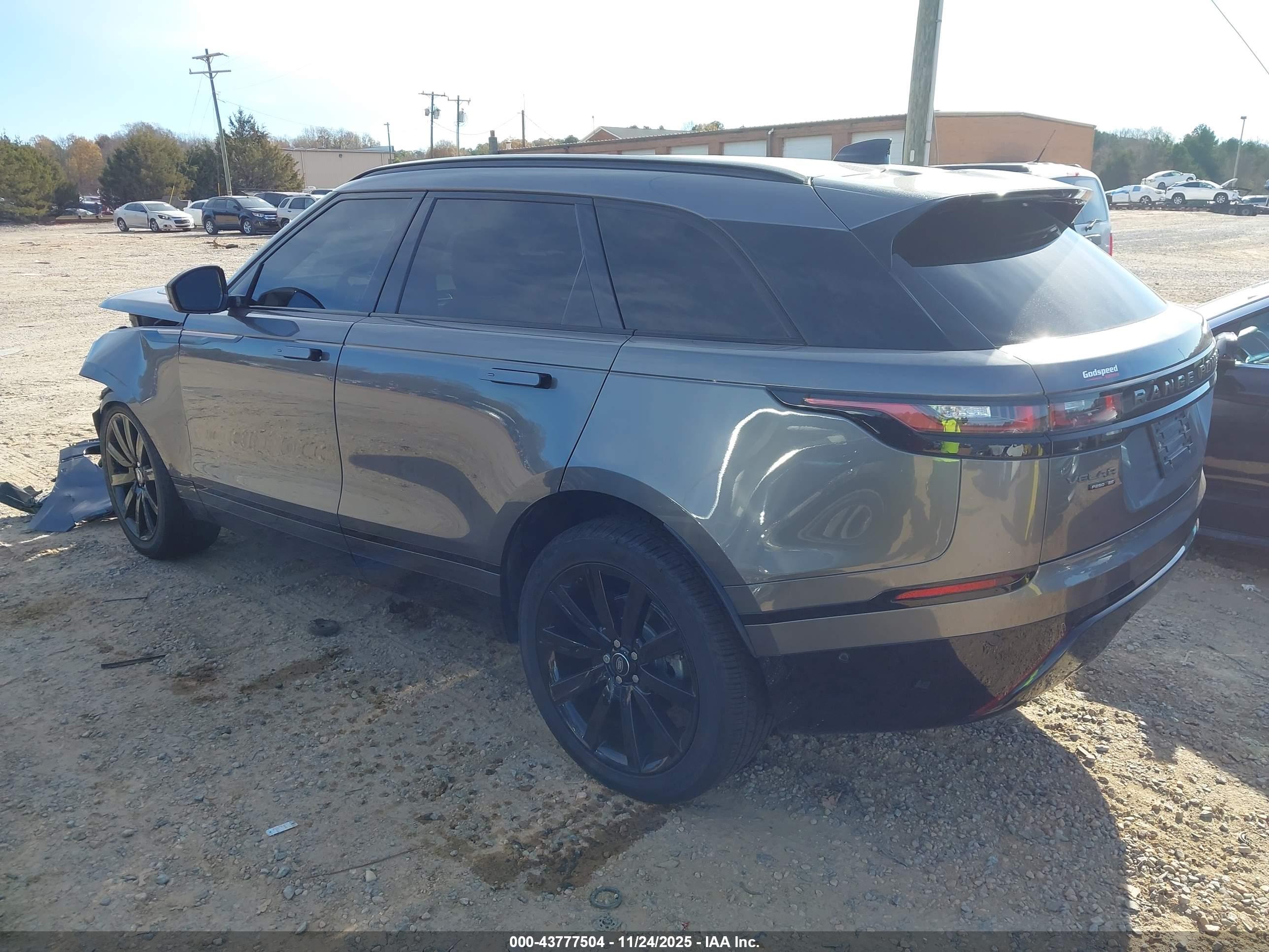 LAND ROVER image 3
