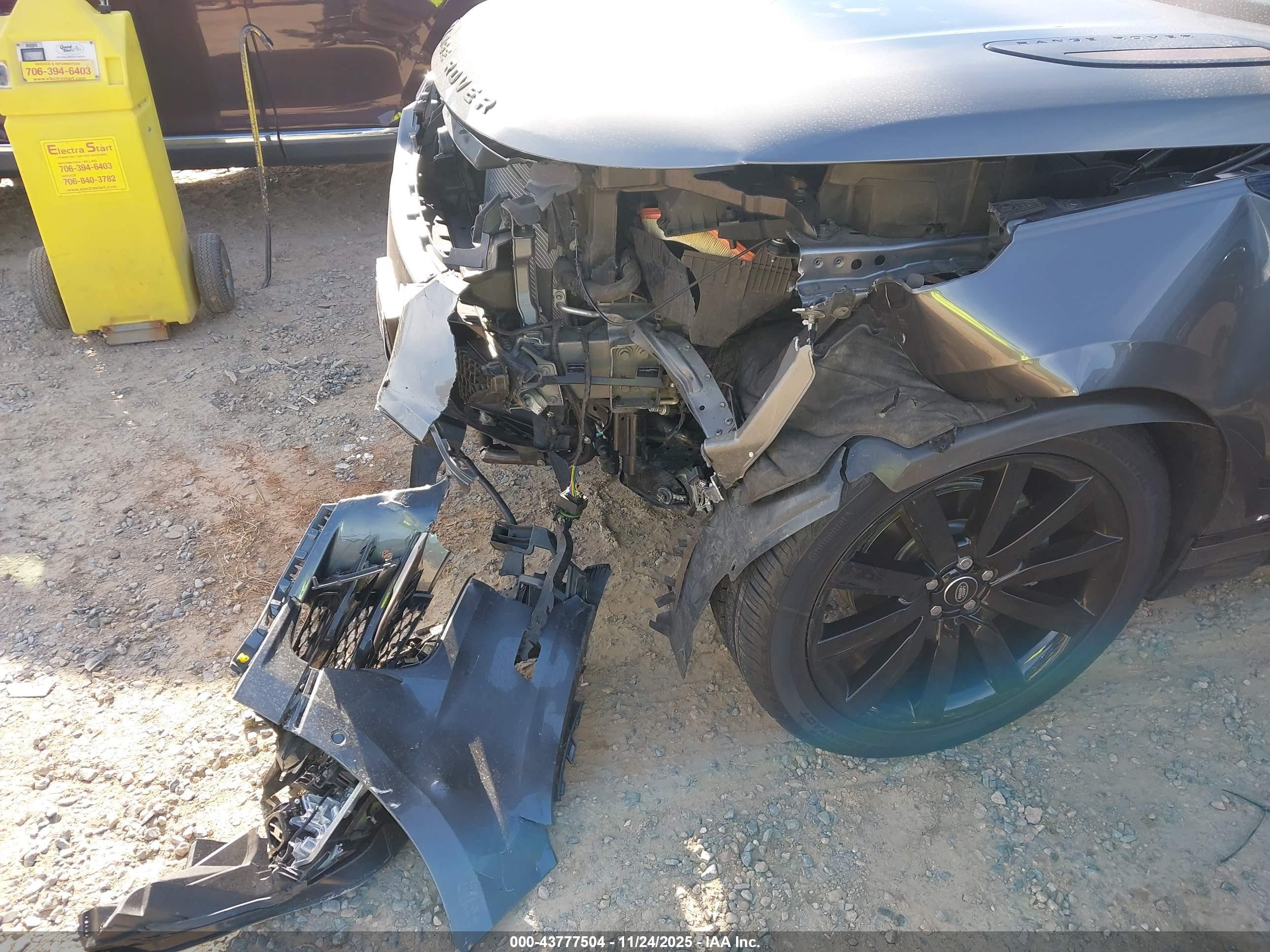 LAND ROVER image 6