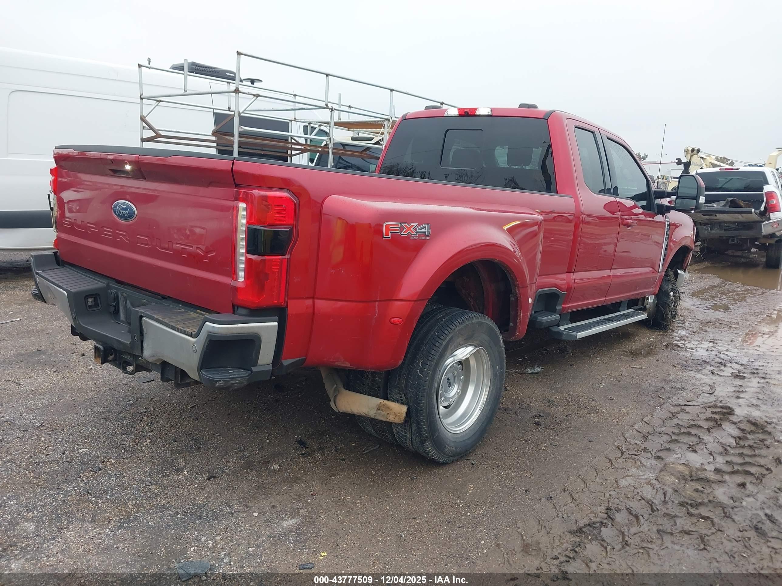 FORD SUPER image 4