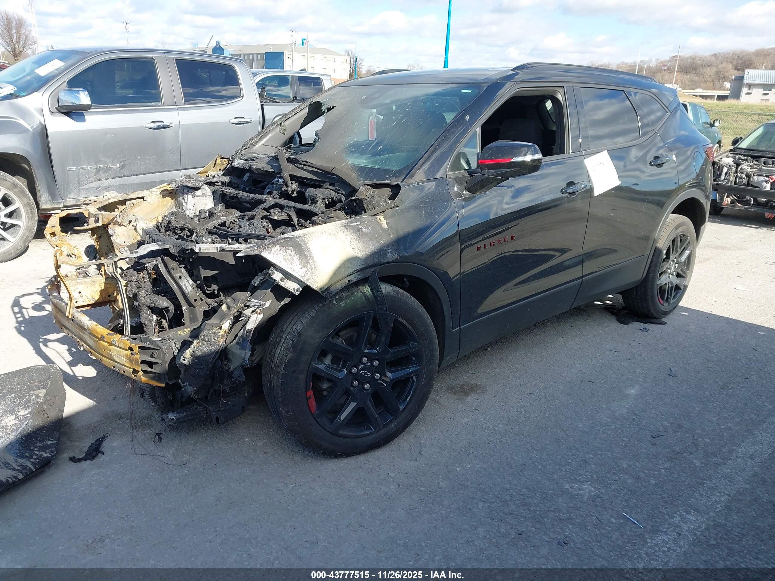 CHEVROLET BLAZER image 2