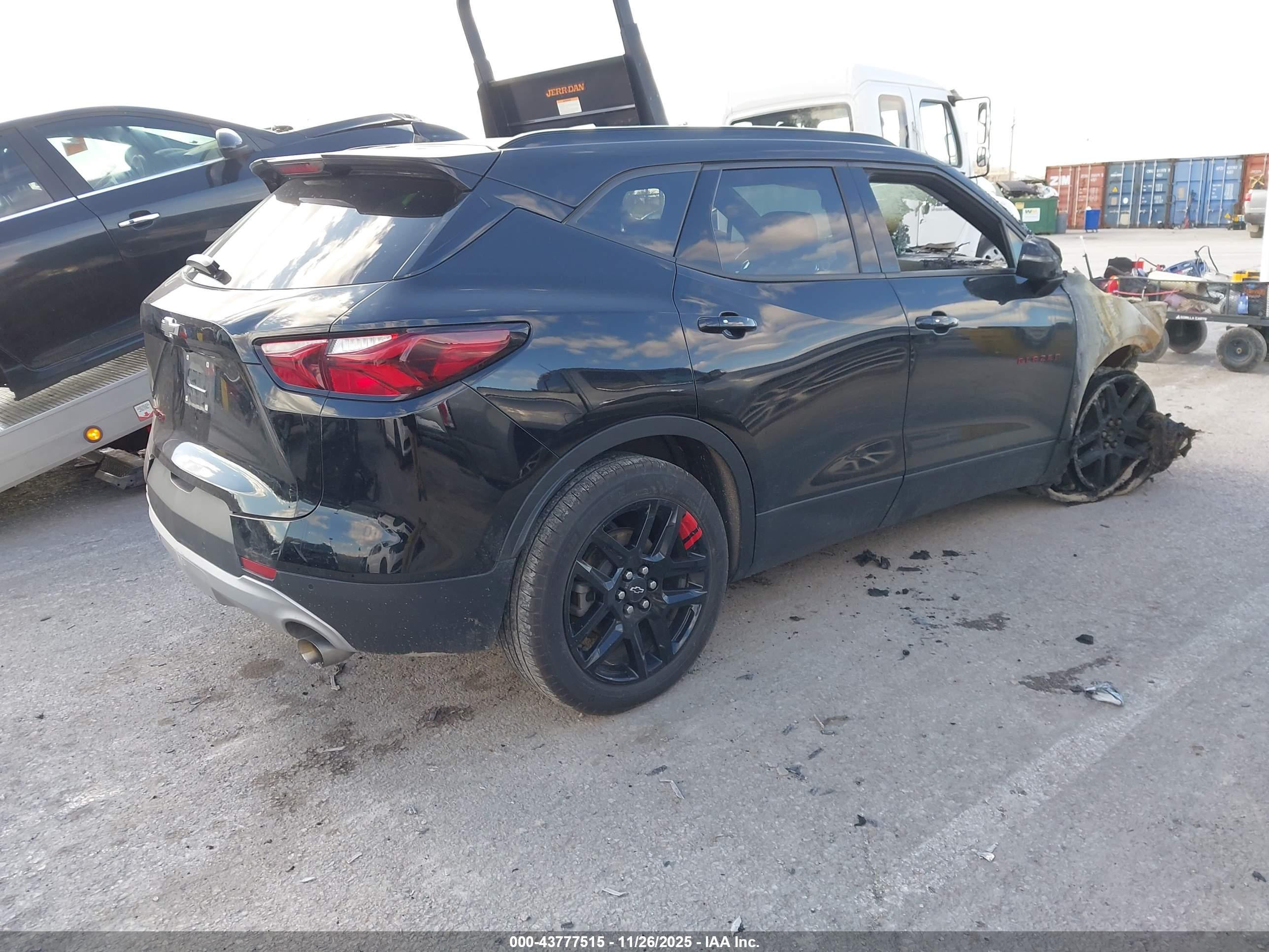 CHEVROLET BLAZER image 4