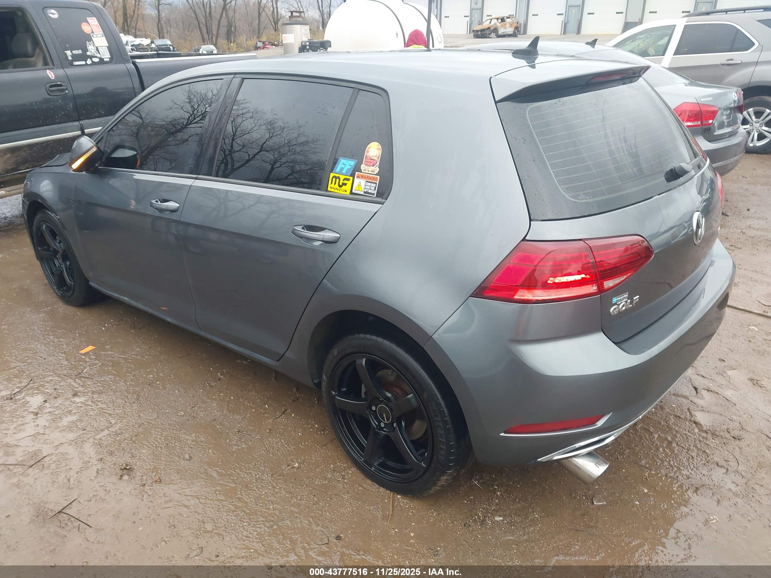 VOLKSWAGEN GOLF image 3