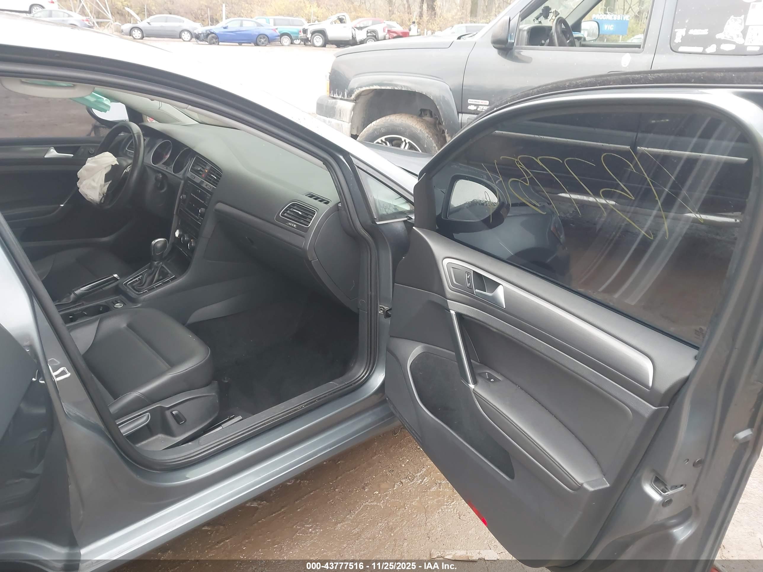 VOLKSWAGEN GOLF image 5