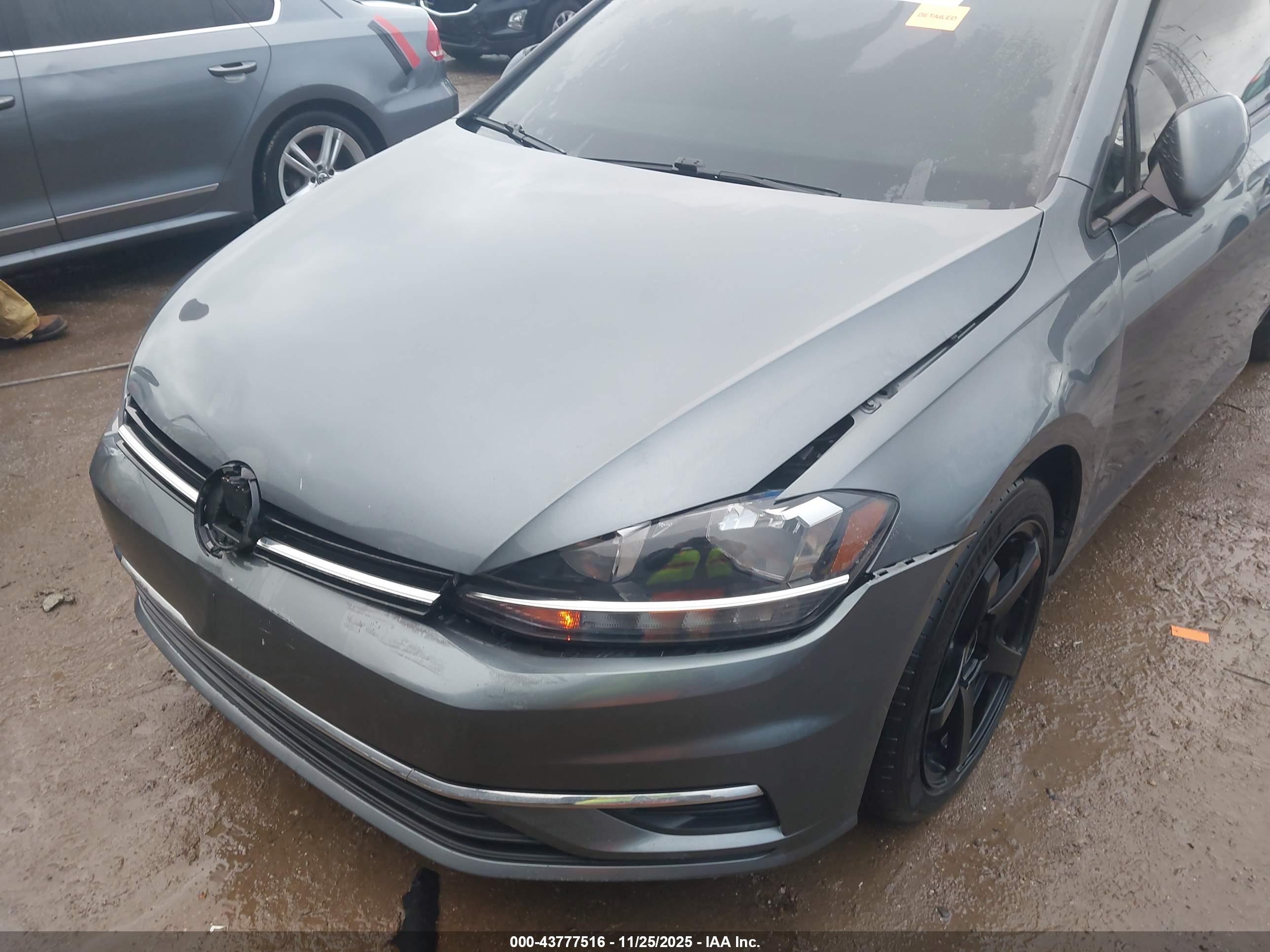 VOLKSWAGEN GOLF image 6