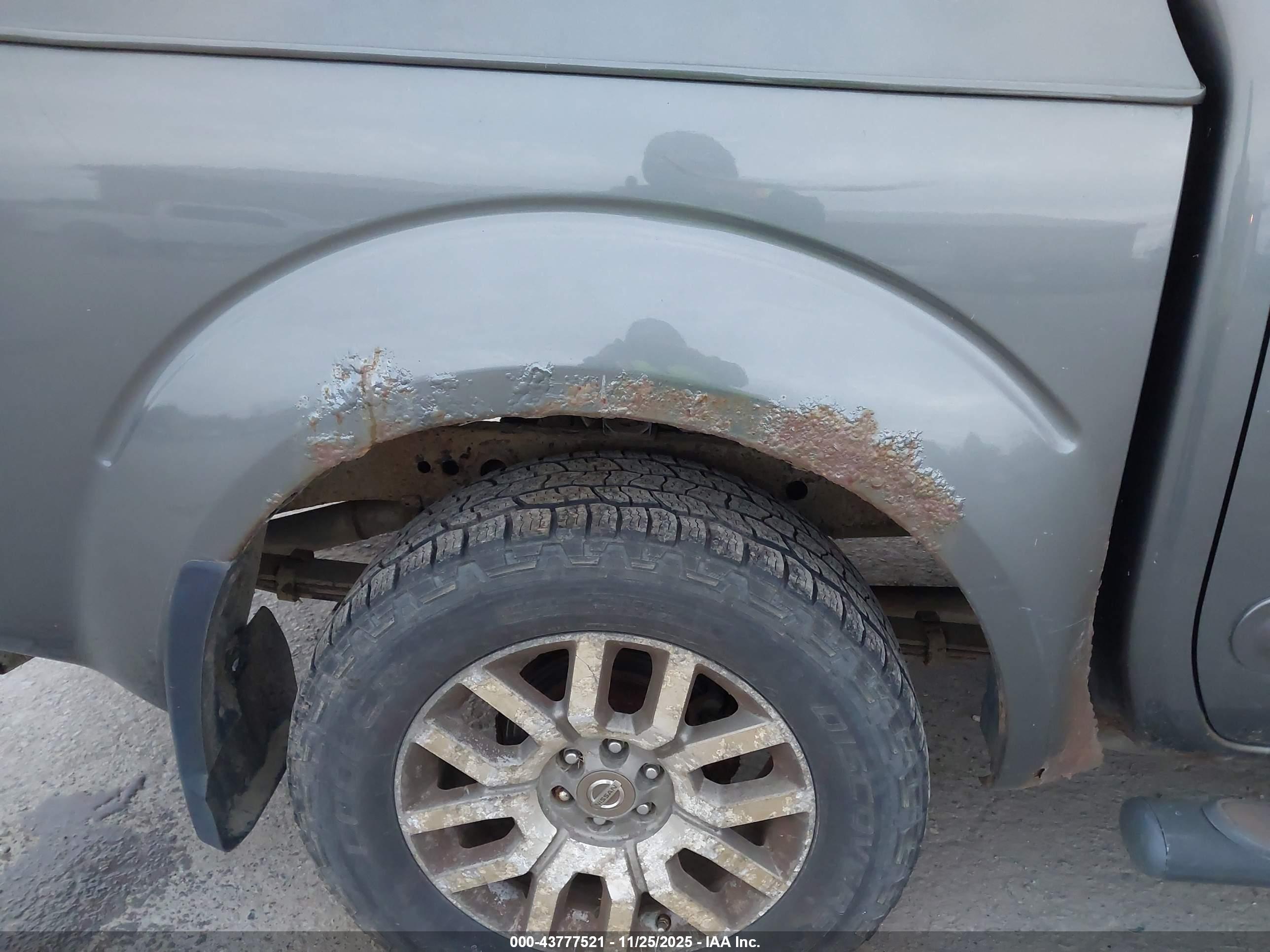 NISSAN FRONTIER image 6