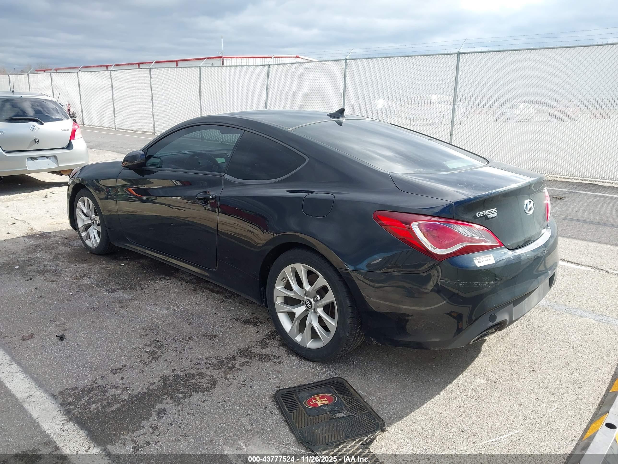 HYUNDAI GENESIS image 3