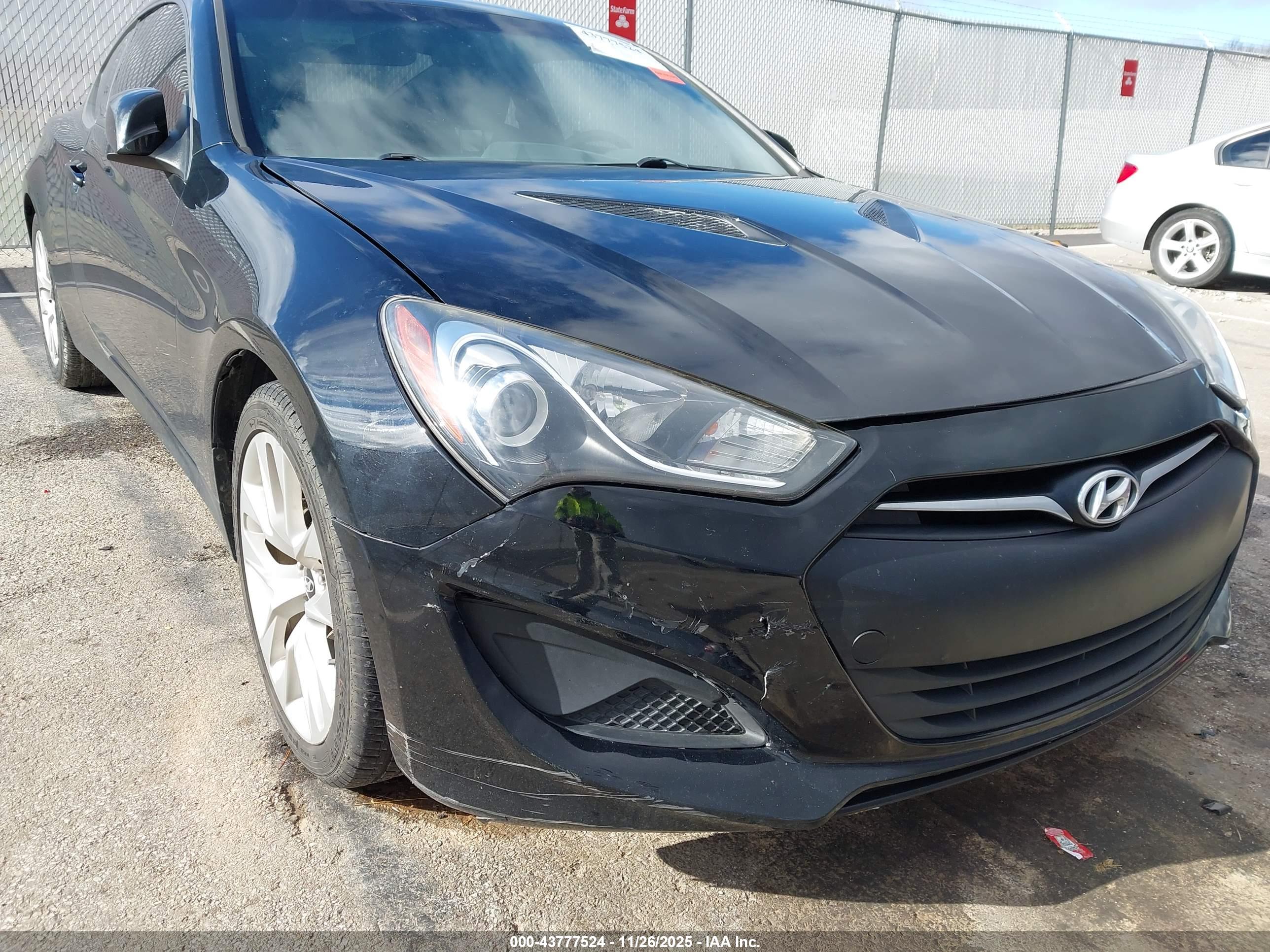 HYUNDAI GENESIS image 6