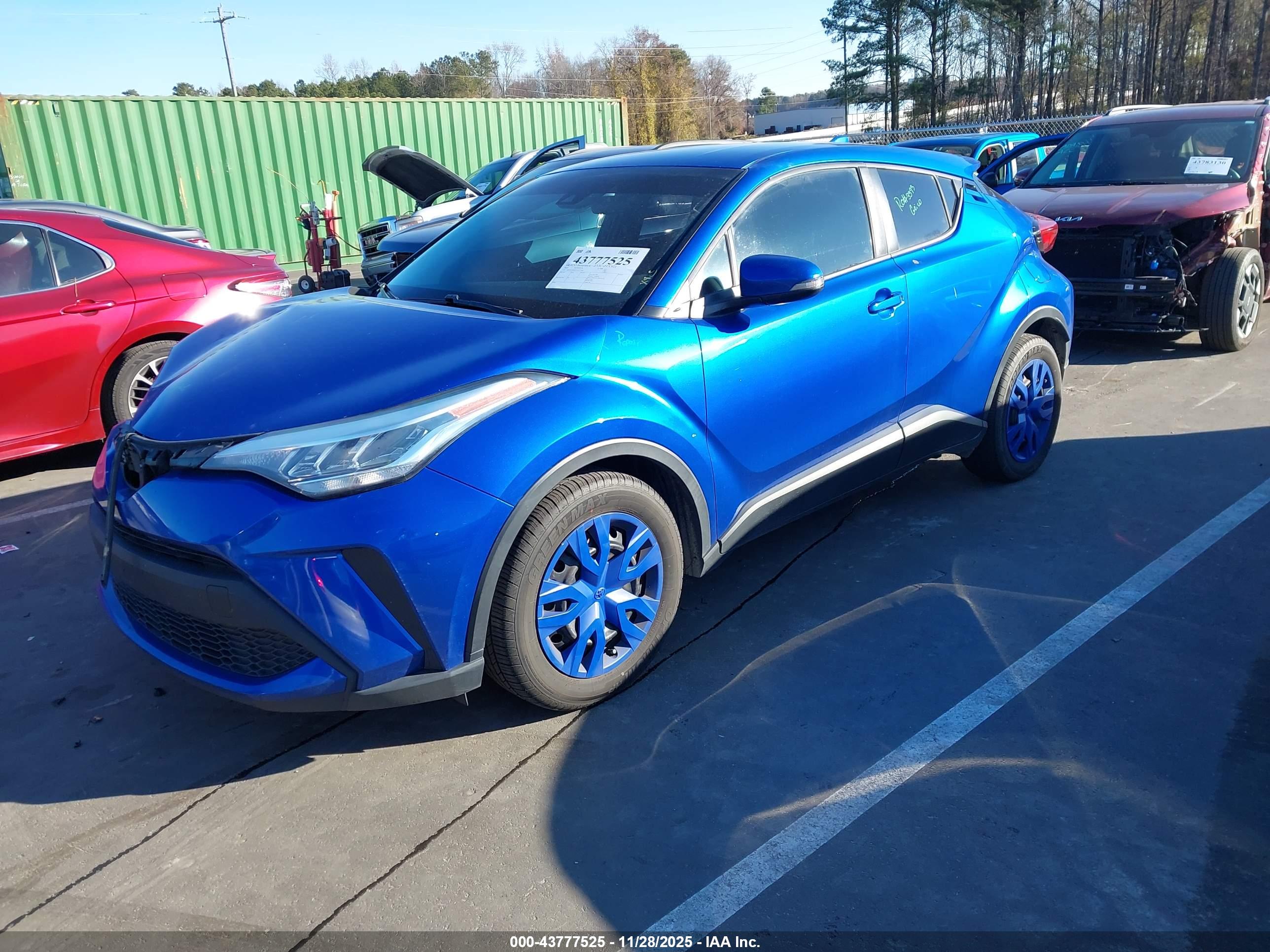 TOYOTA C-HR image 2