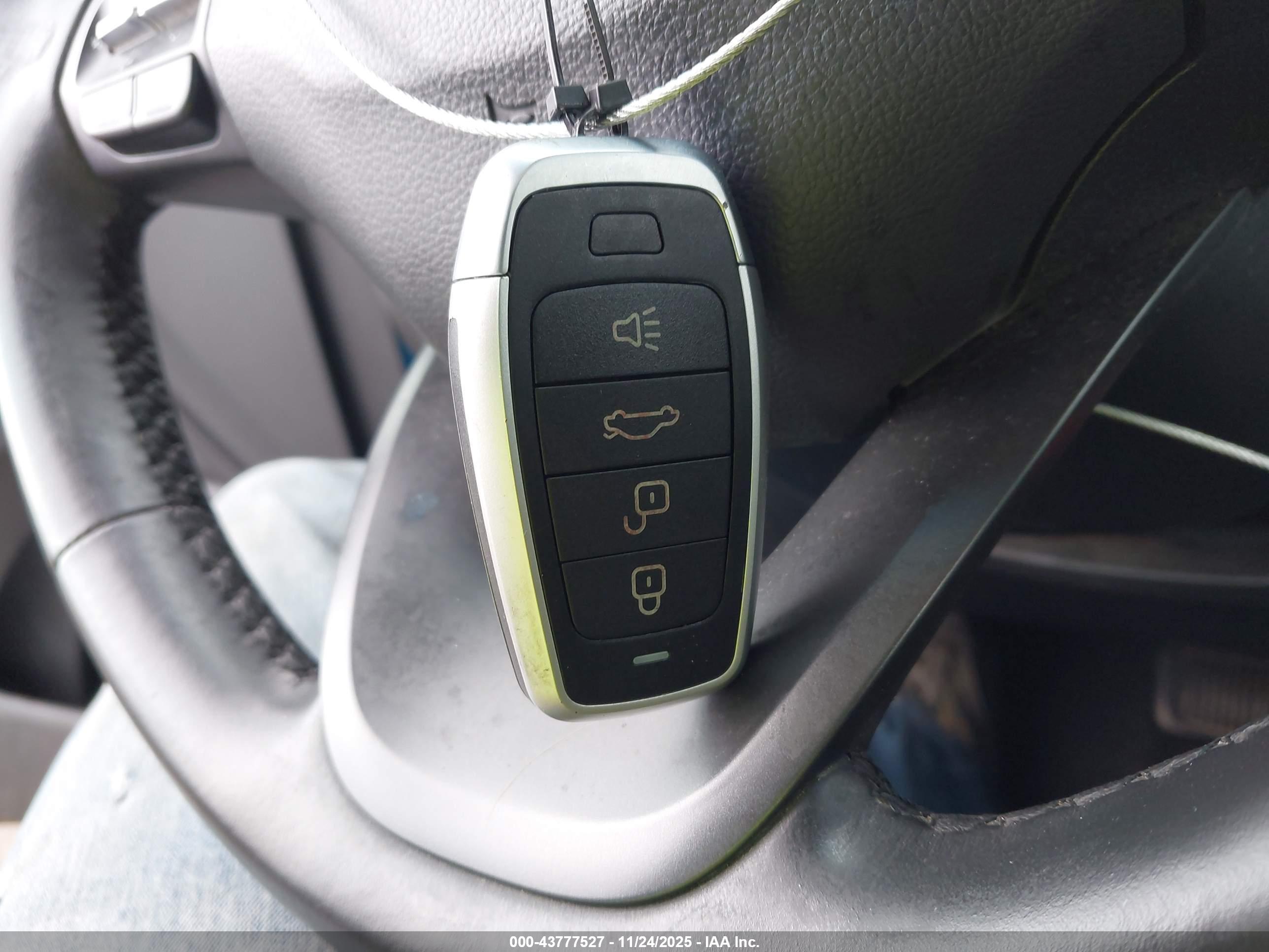 HYUNDAI KONA image 11