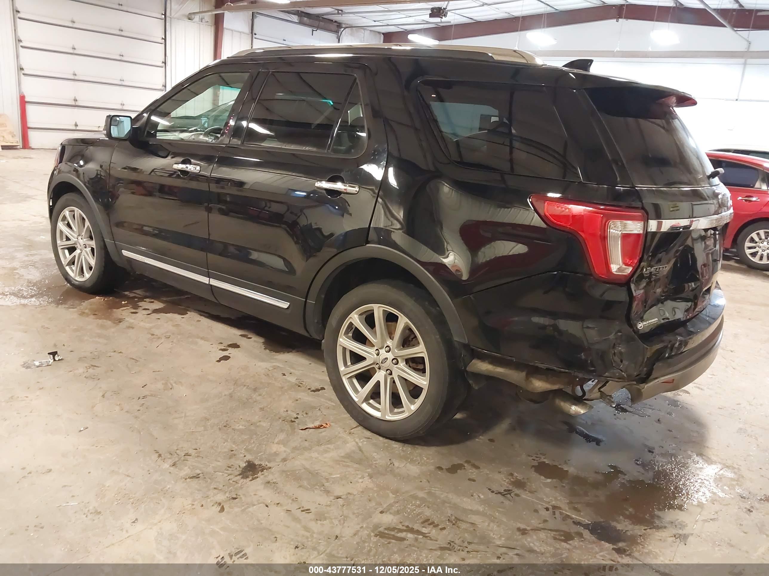 FORD EXPLORER image 3