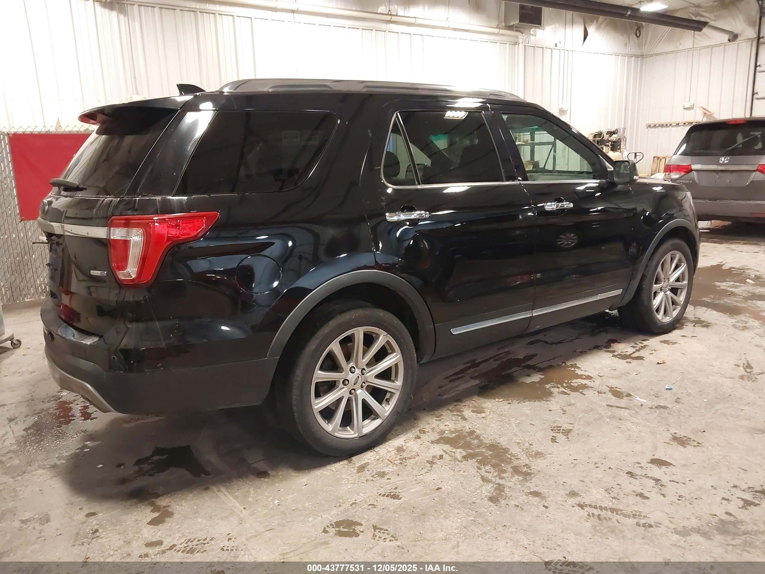 FORD EXPLORER image 4