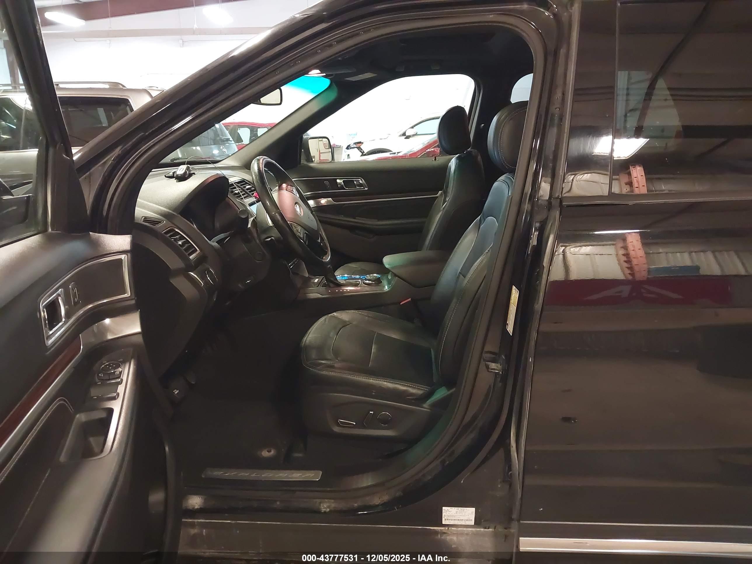 FORD EXPLORER image 5