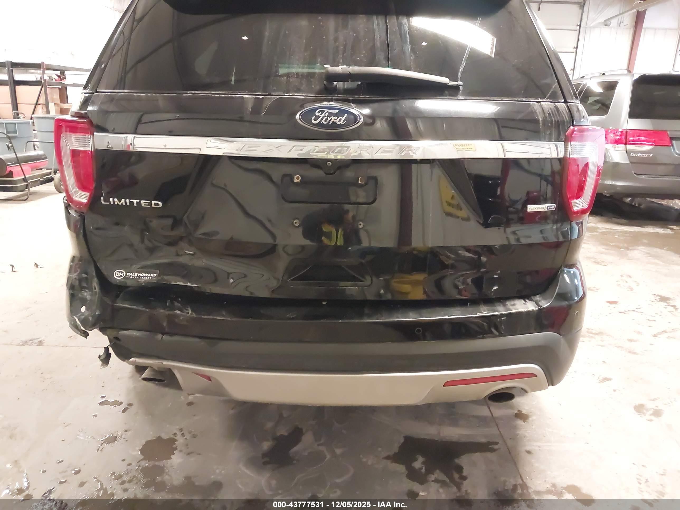 FORD EXPLORER image 6