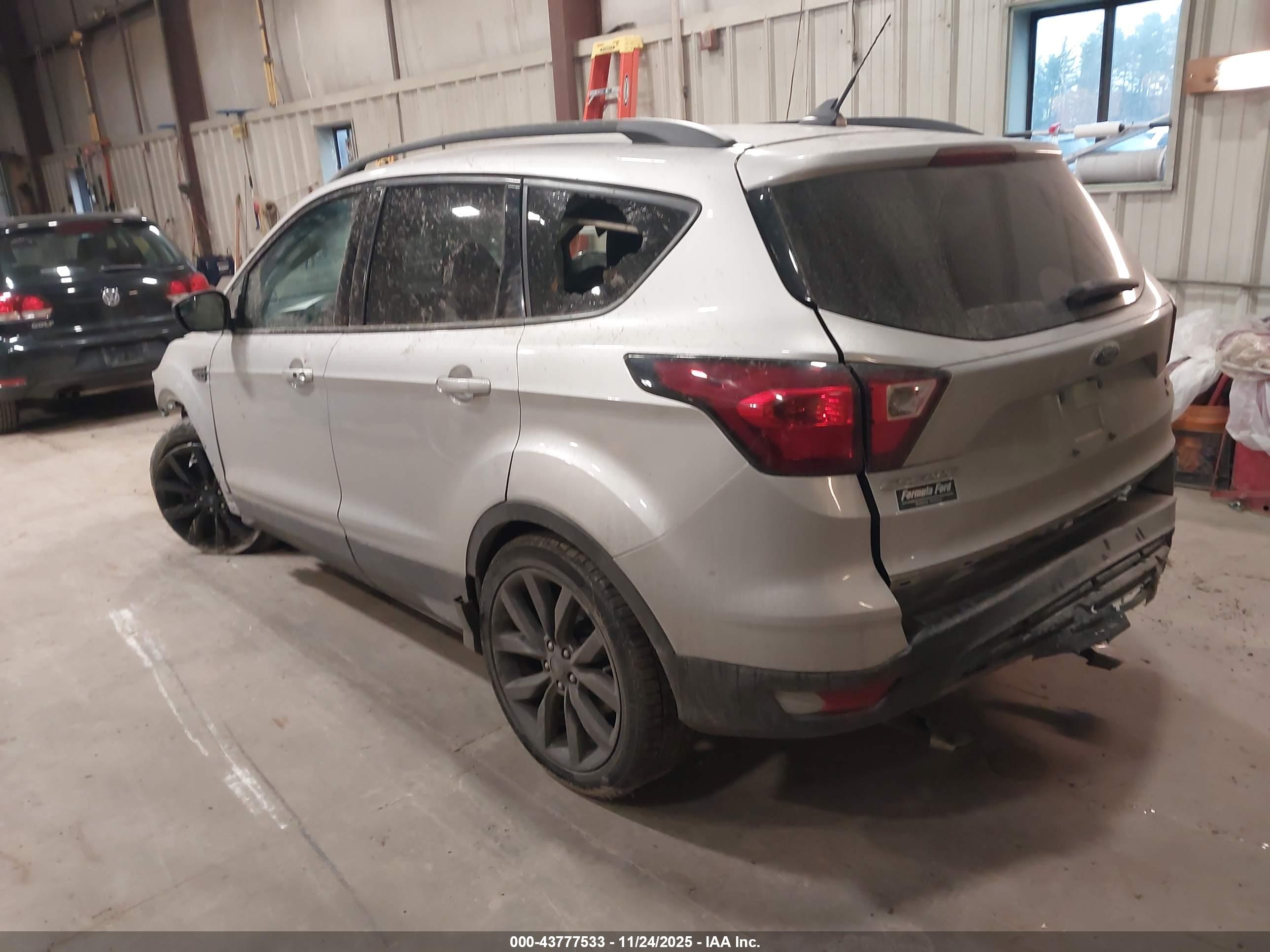 FORD ESCAPE image 3