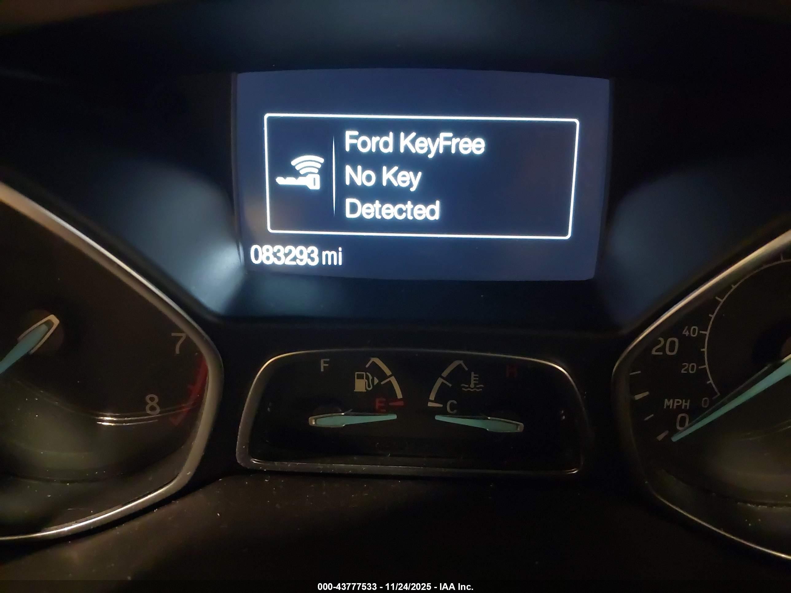 FORD ESCAPE image 7