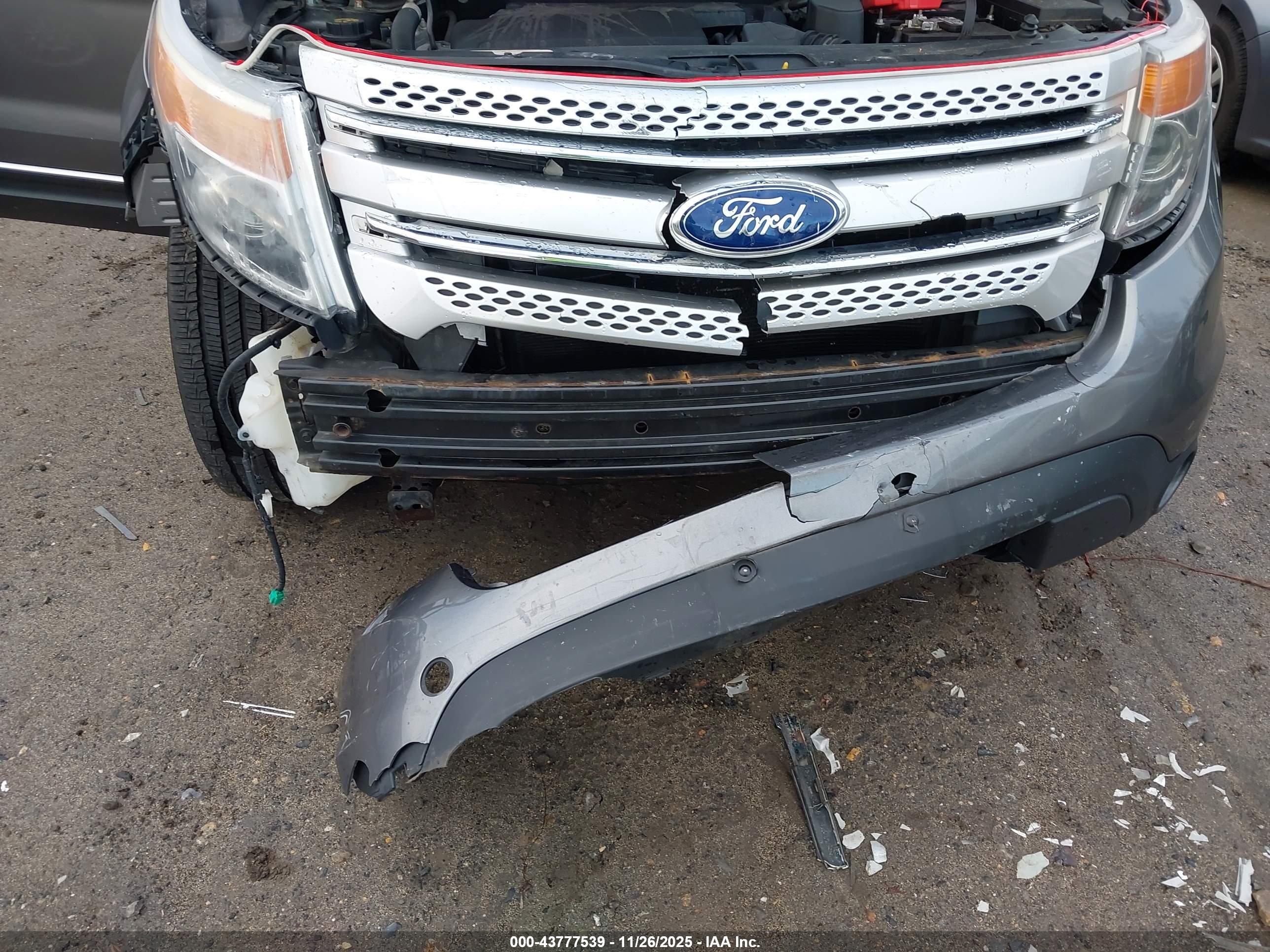 FORD EXPLORER image 6