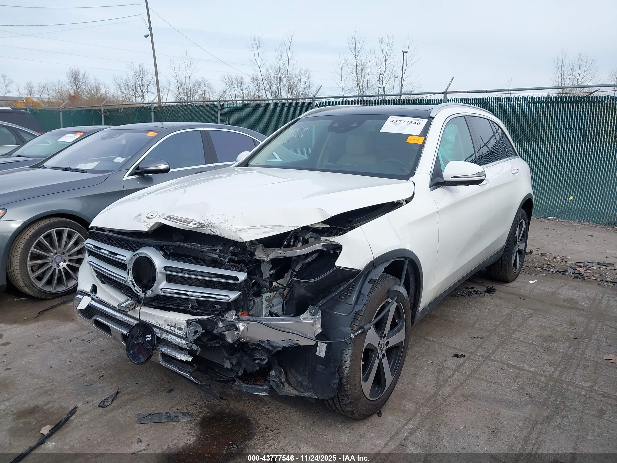 MERCEDES-BENZ GLC image 2