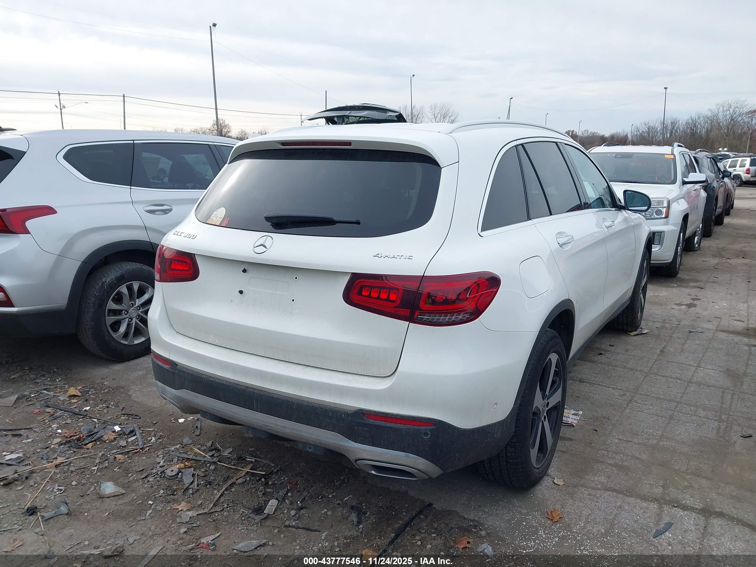 MERCEDES-BENZ GLC image 4