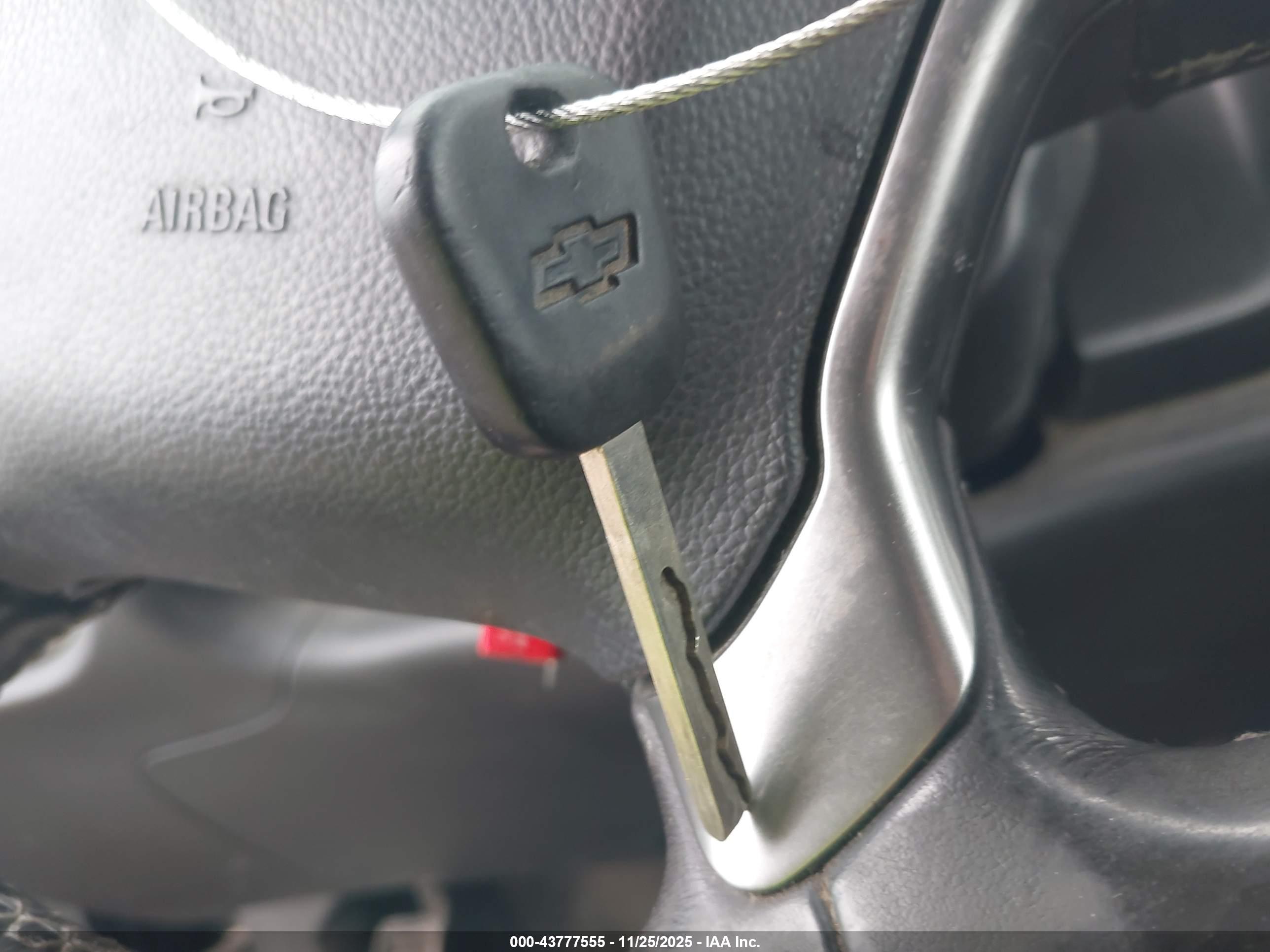 CHEVROLET SILVERADO image 11