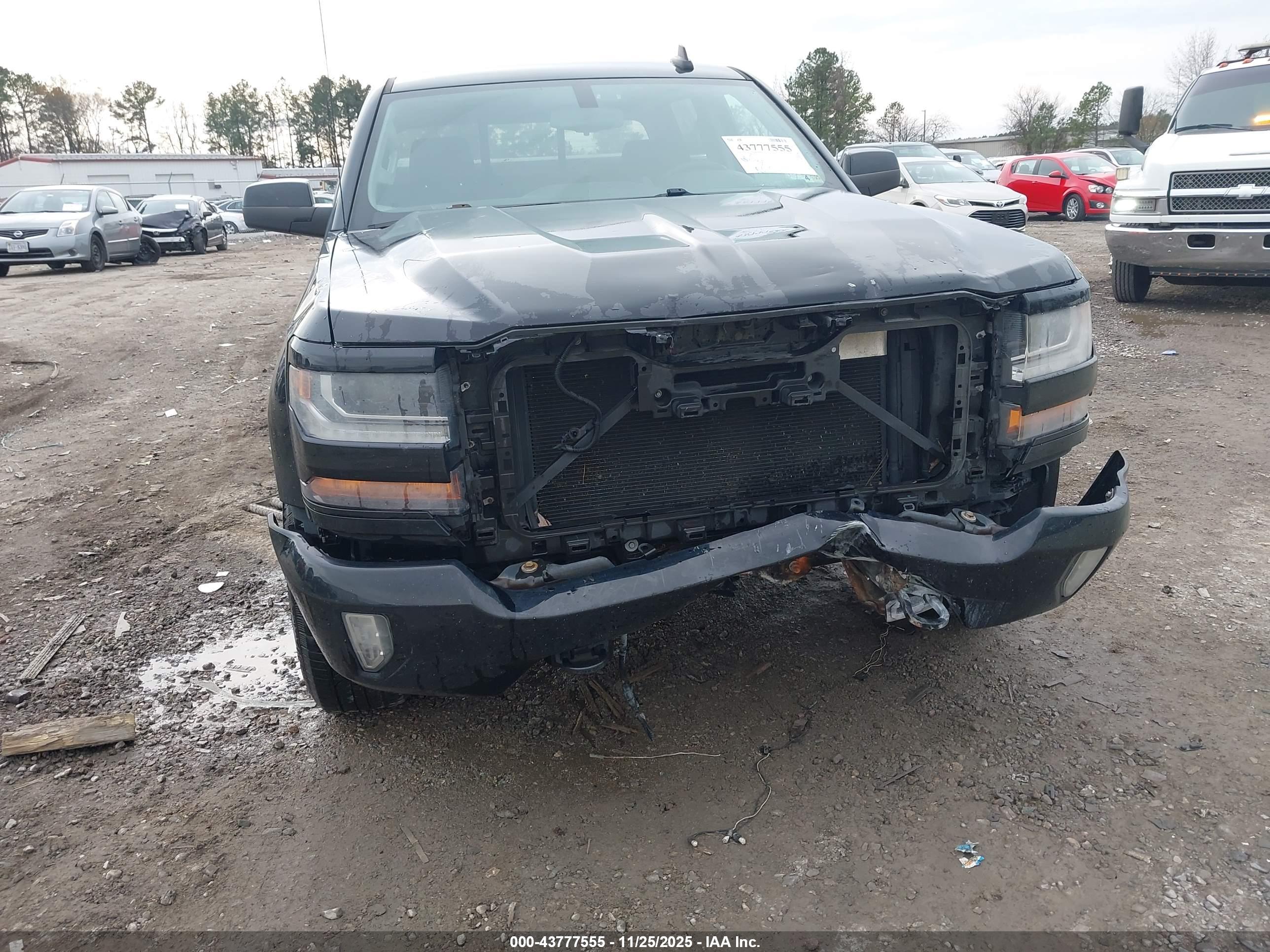 CHEVROLET SILVERADO image 6