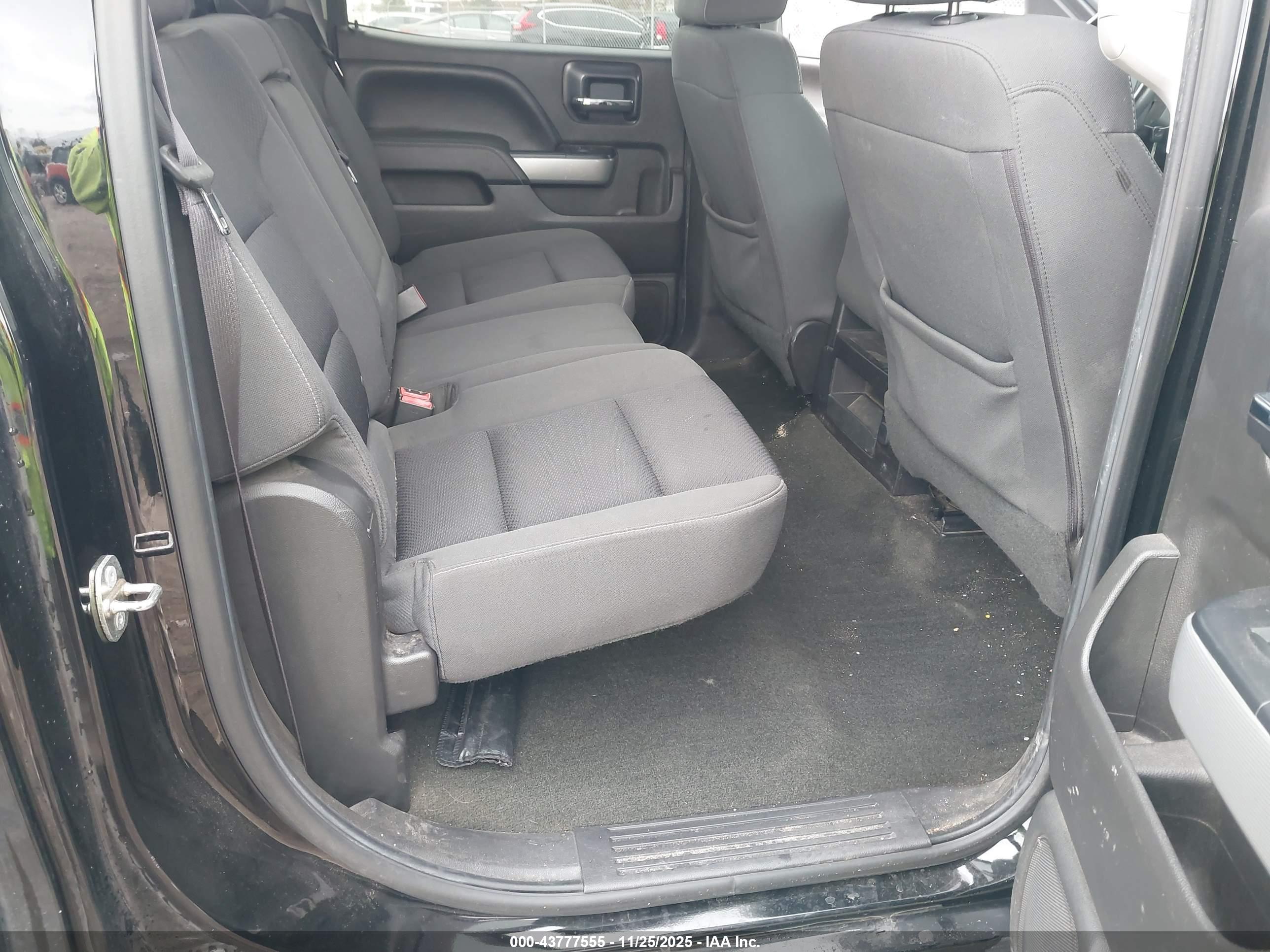 CHEVROLET SILVERADO image 8
