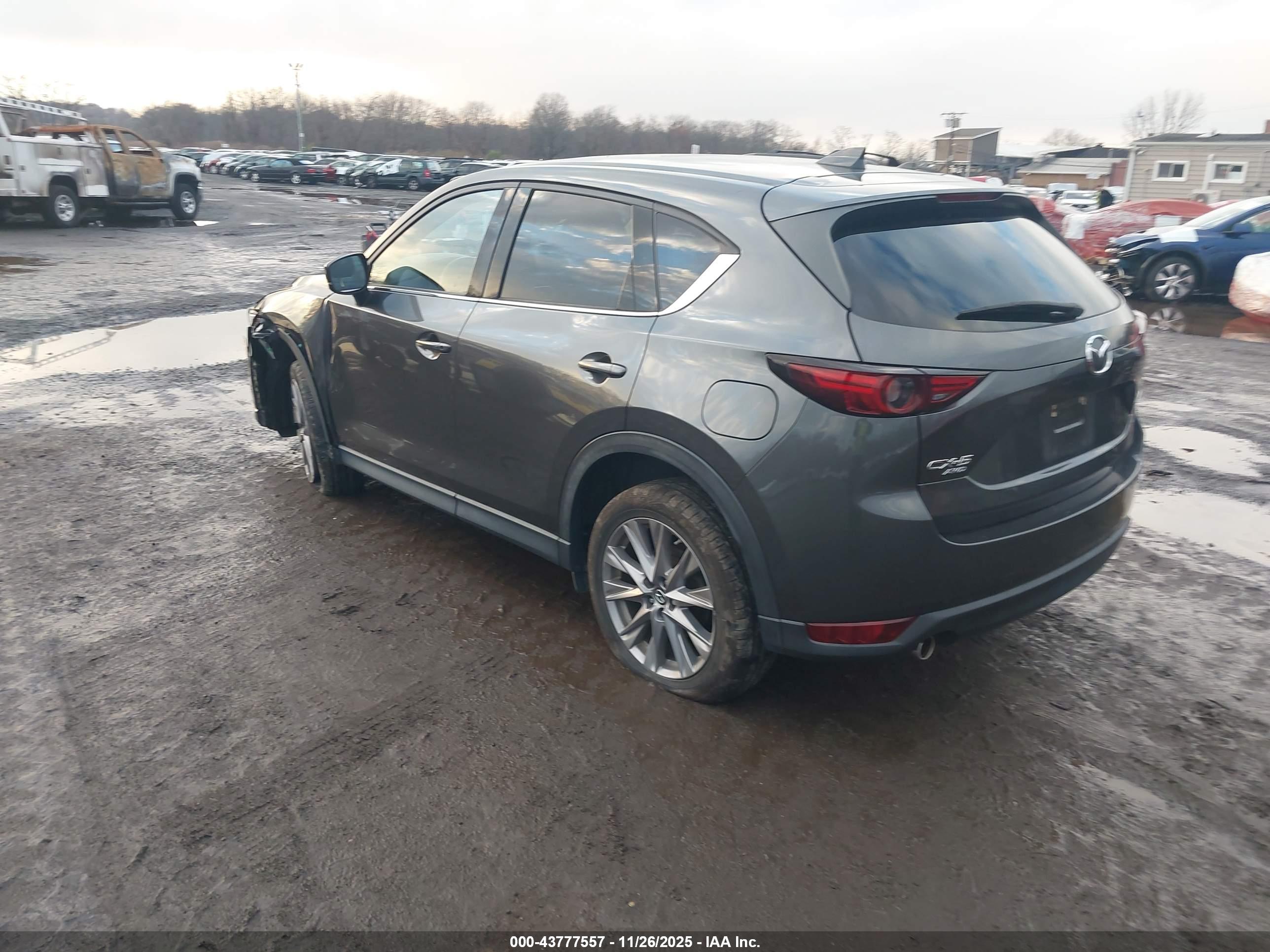 MAZDA CX-5 image 3