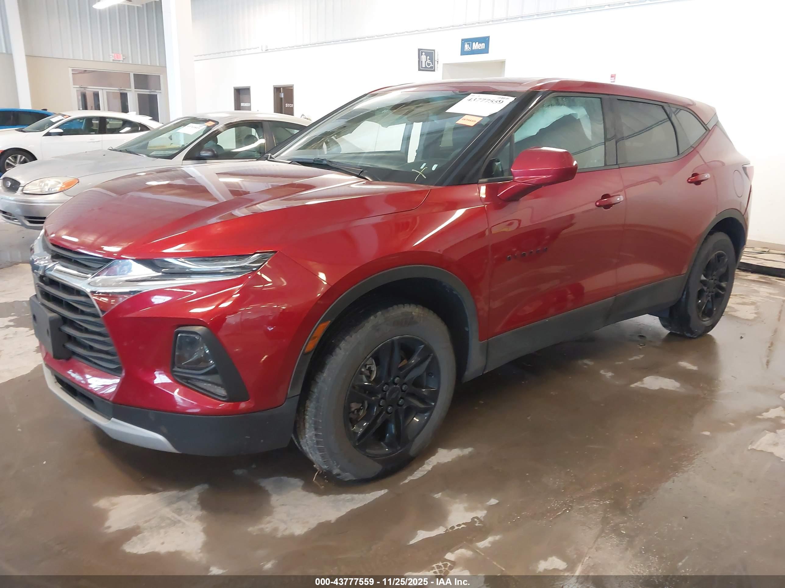 CHEVROLET BLAZER image 2