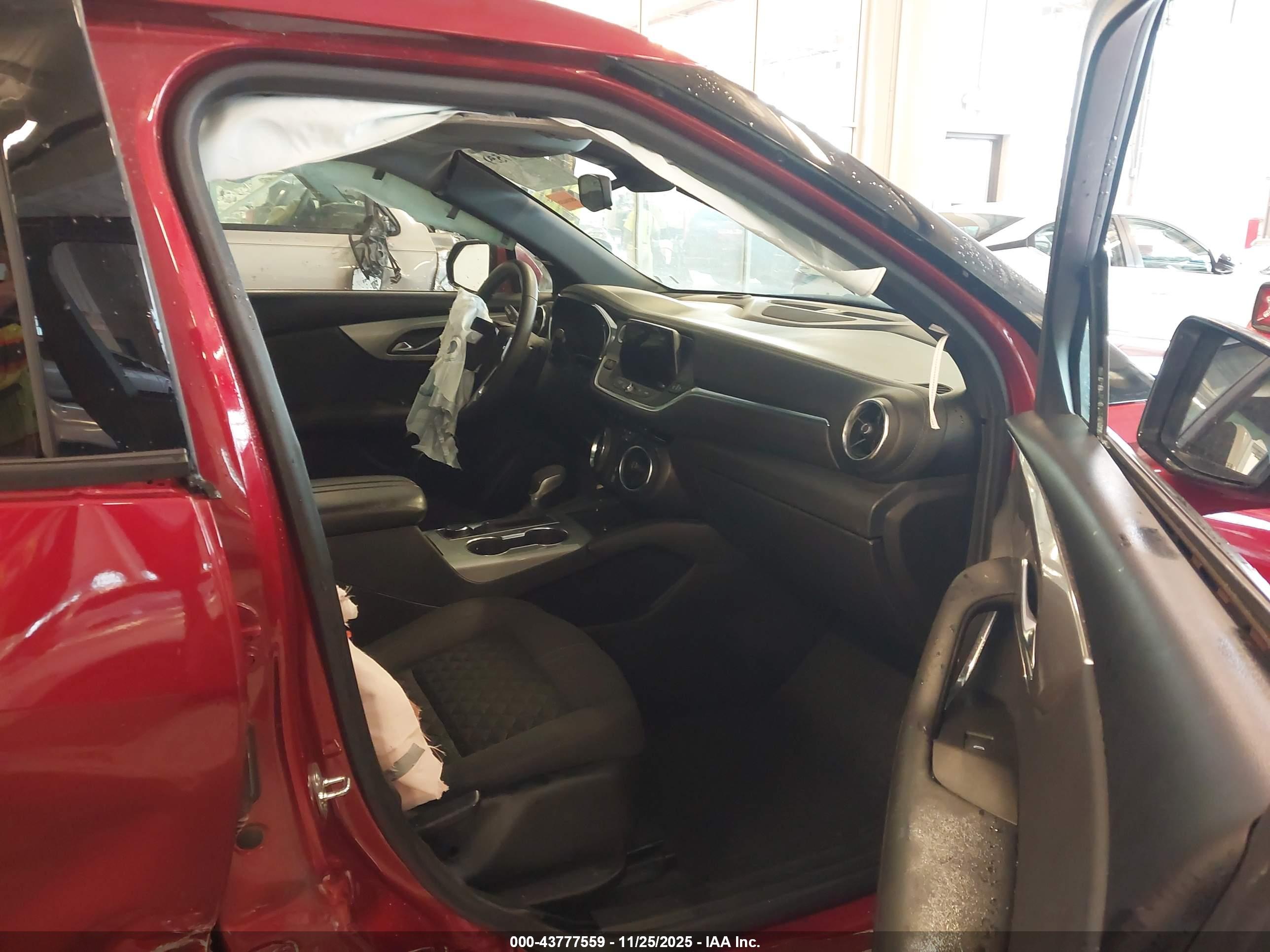 CHEVROLET BLAZER image 5