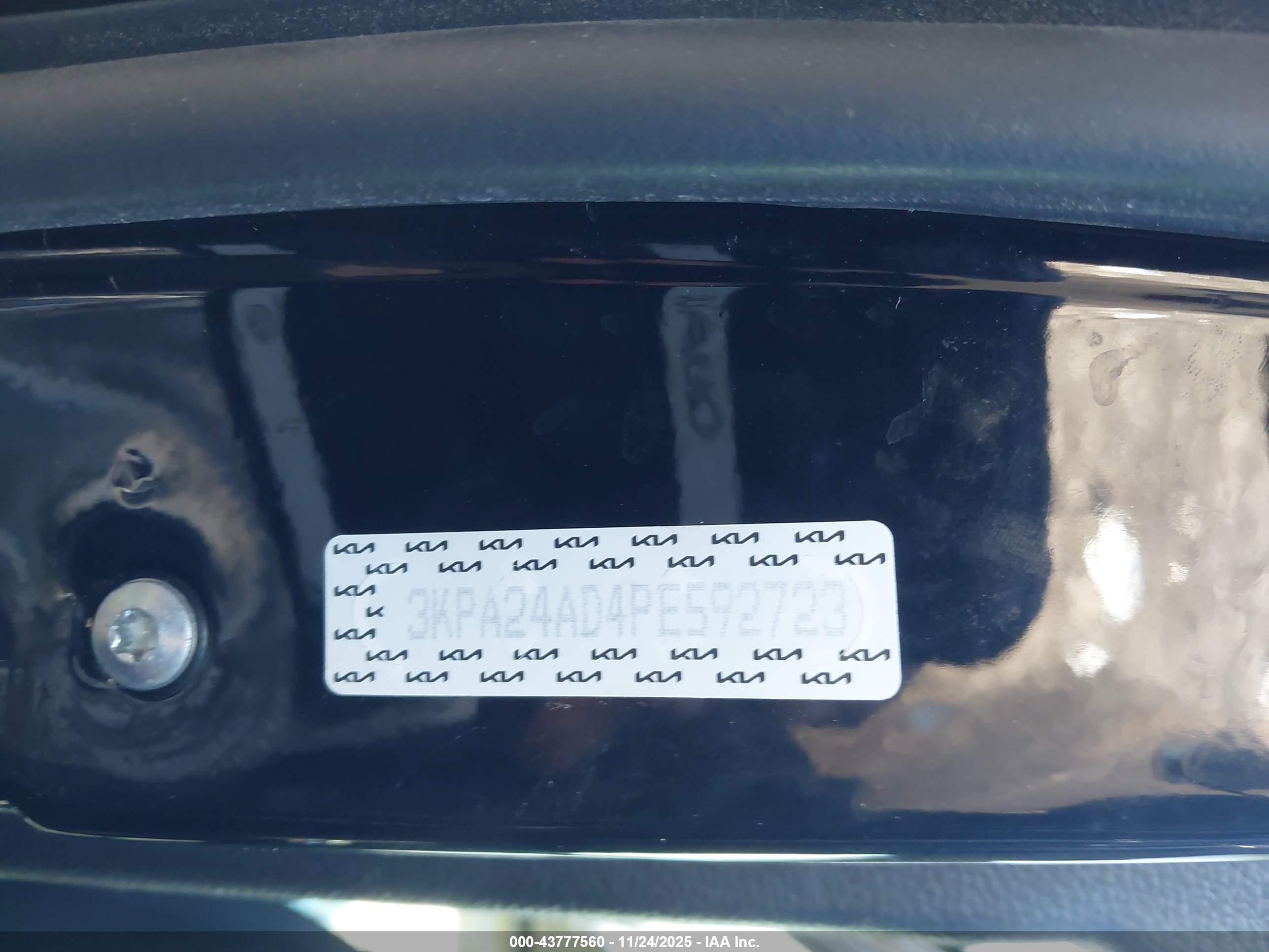 KIA RIO image 9