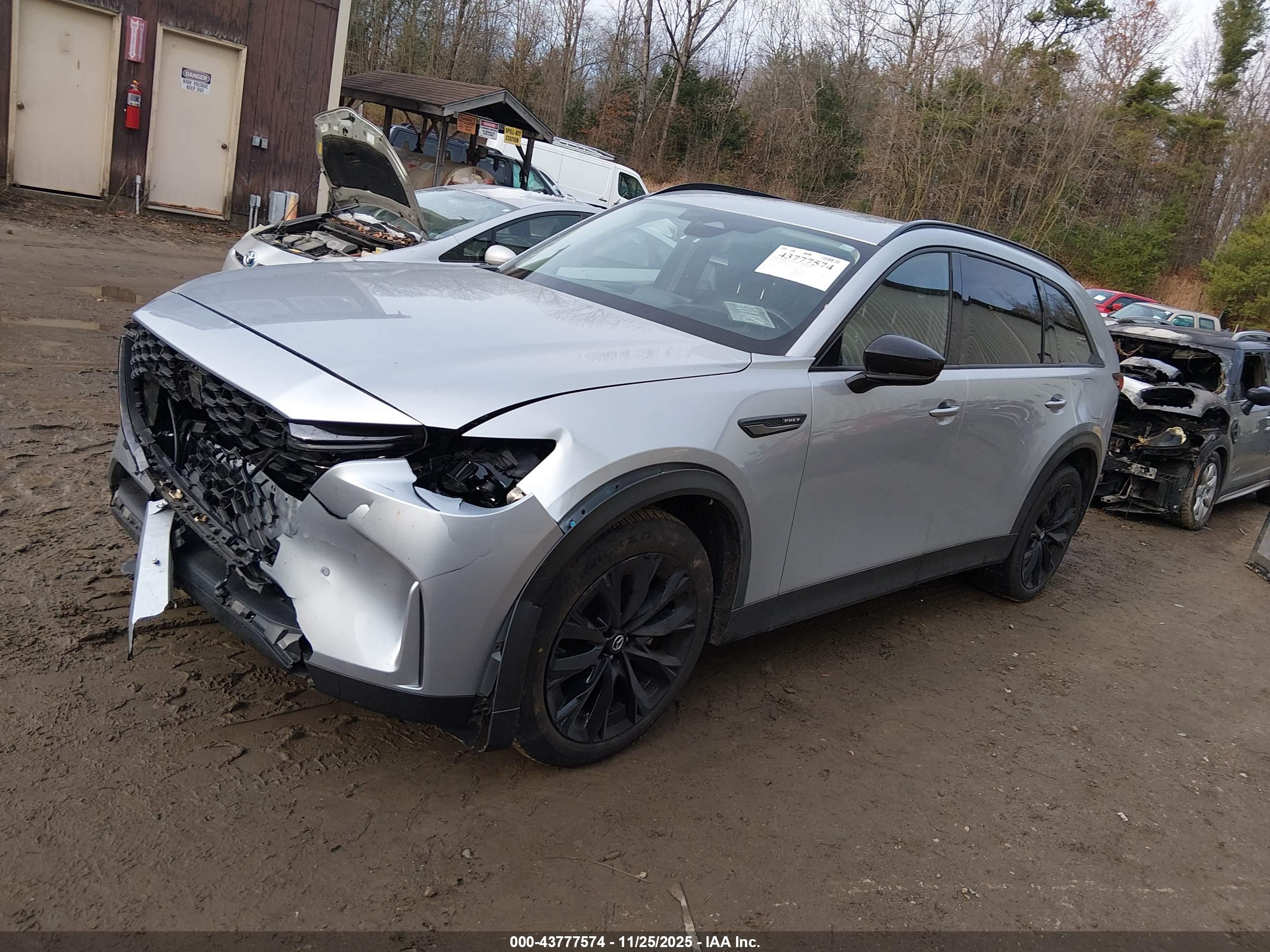 MAZDA CX-90 image 2
