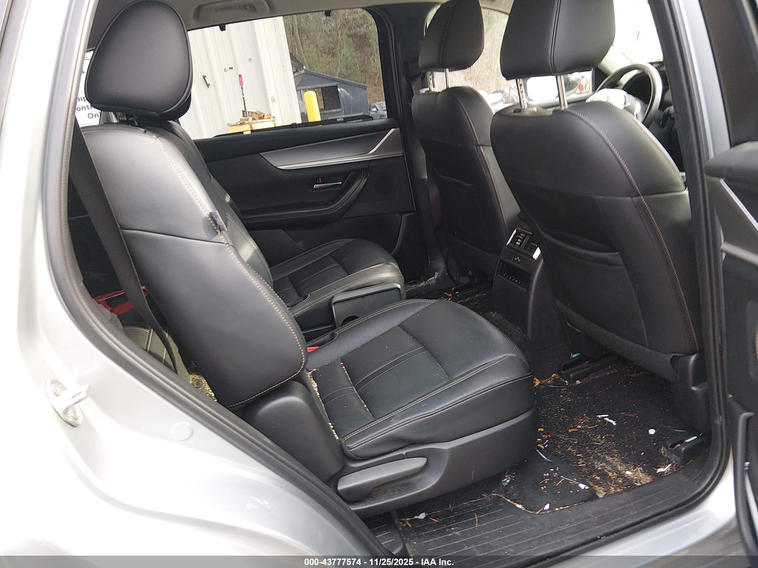 MAZDA CX-90 image 8