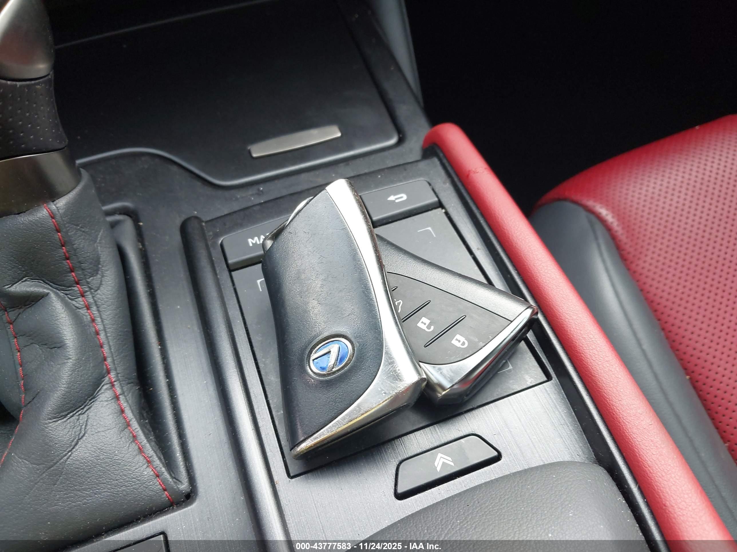 LEXUS ES image 11