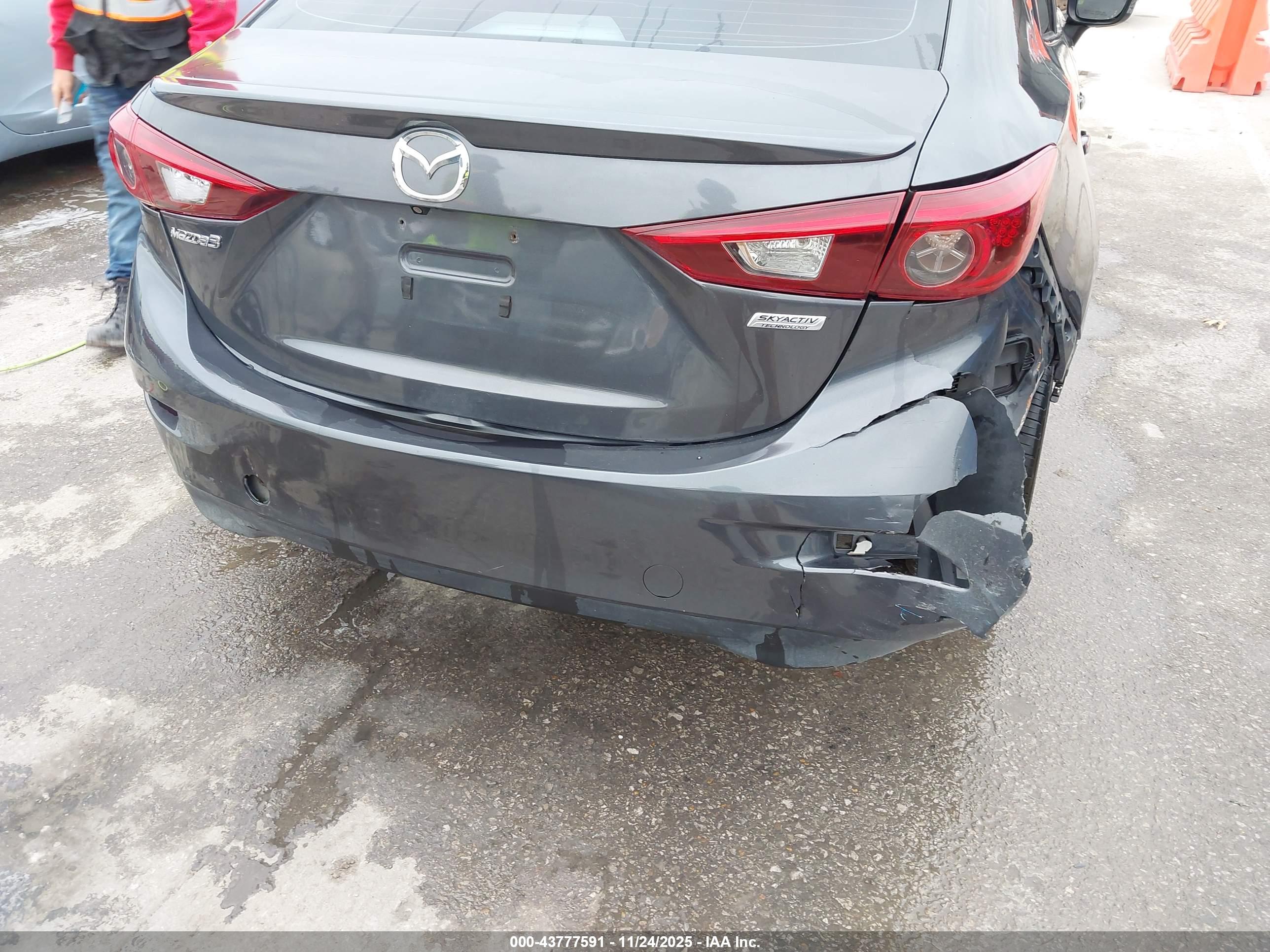 MAZDA MAZDA3 image 6