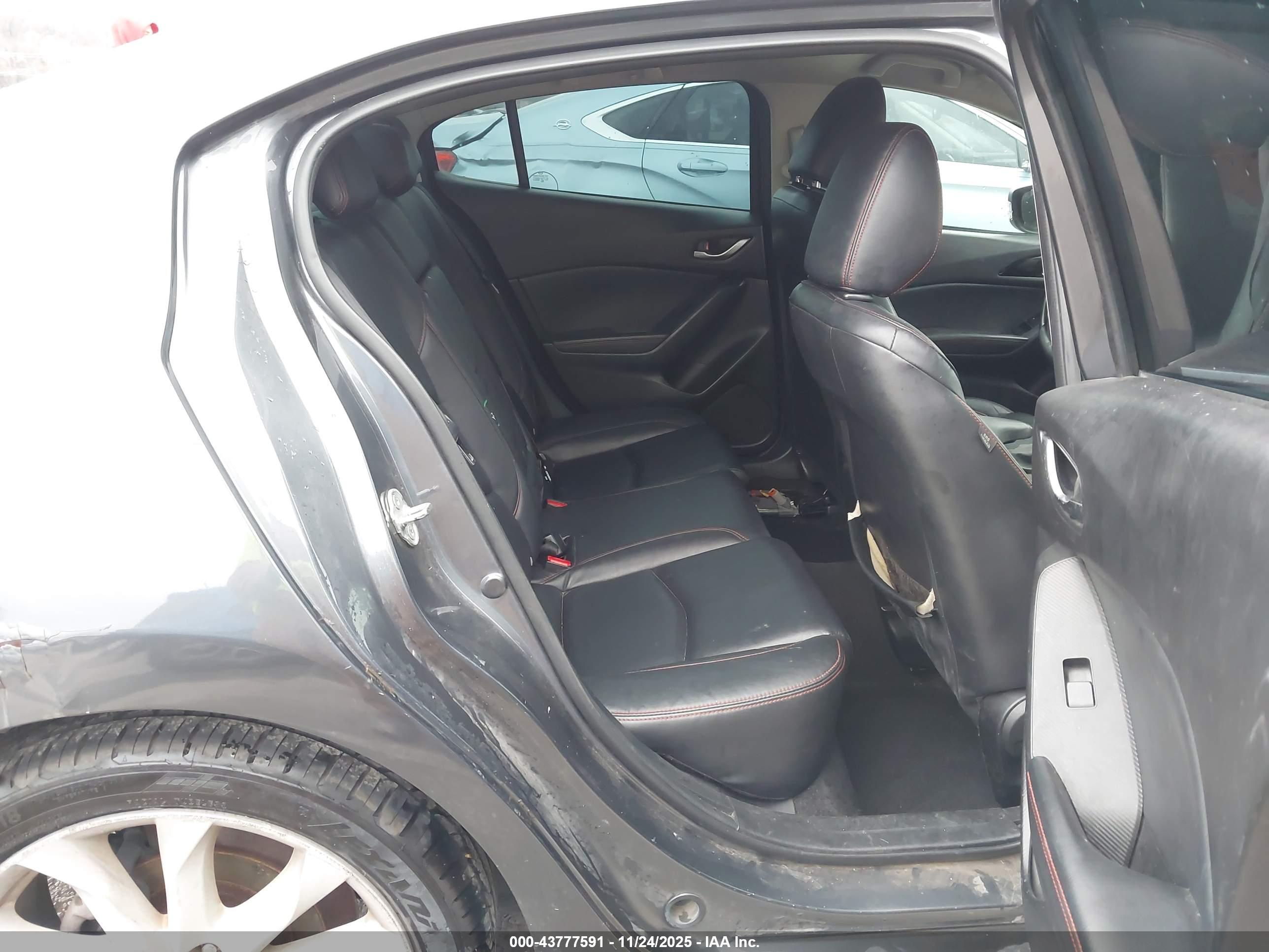 MAZDA MAZDA3 image 8