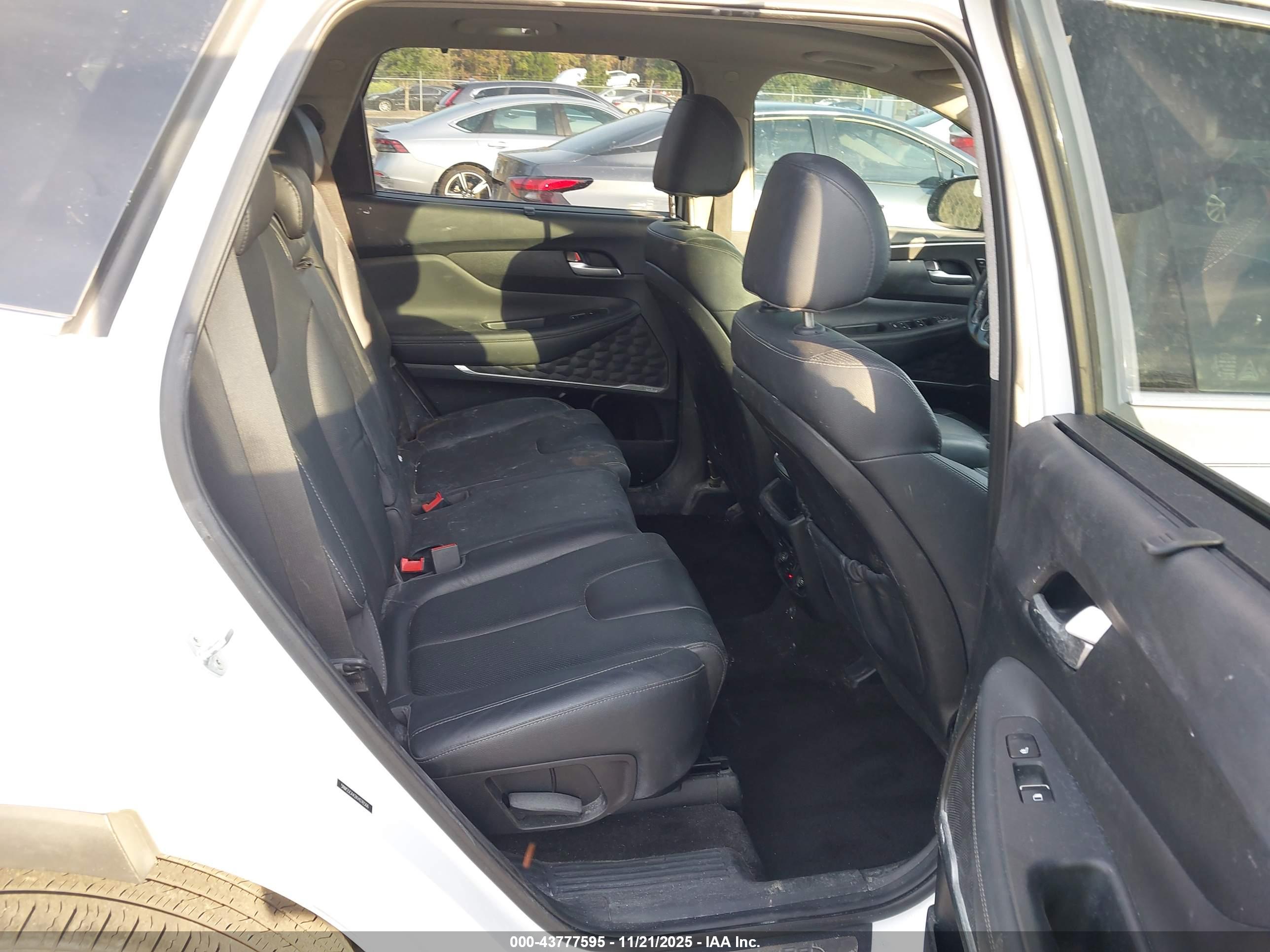 HYUNDAI SANTA image 8