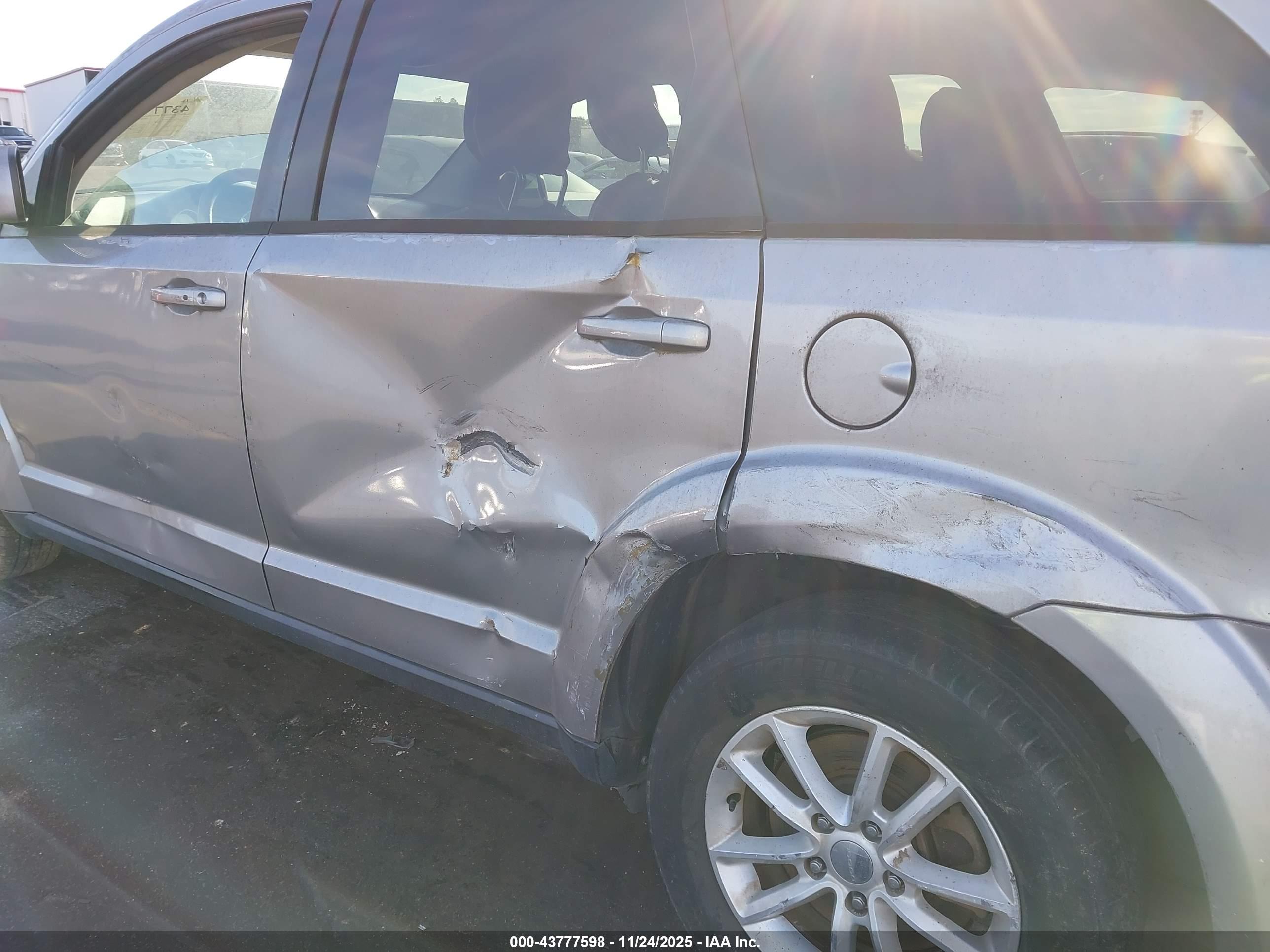 DODGE JOURNEY image 6