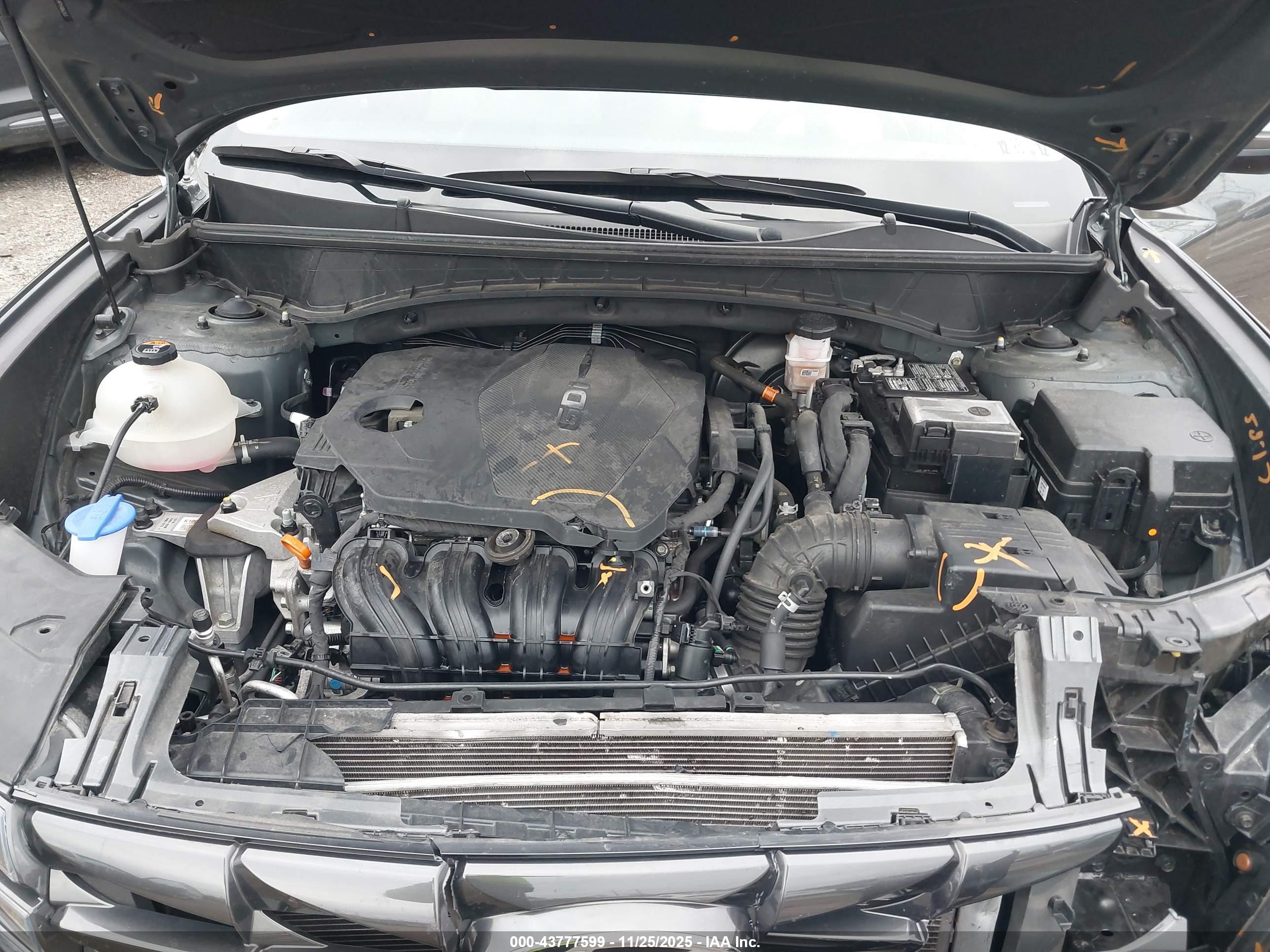 HYUNDAI TUCSON image 10