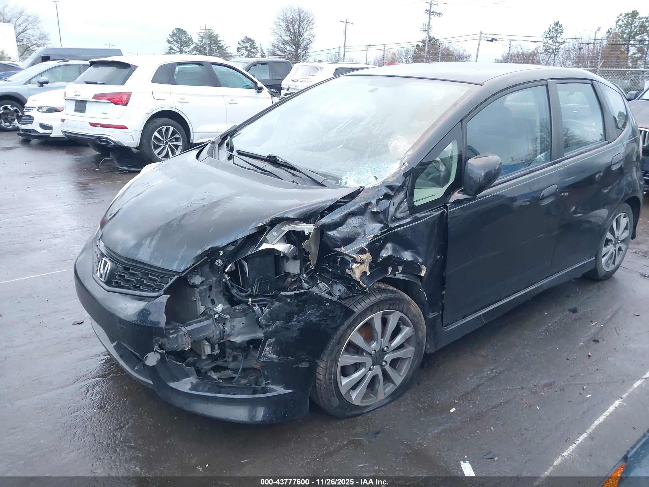 HONDA FIT image 6