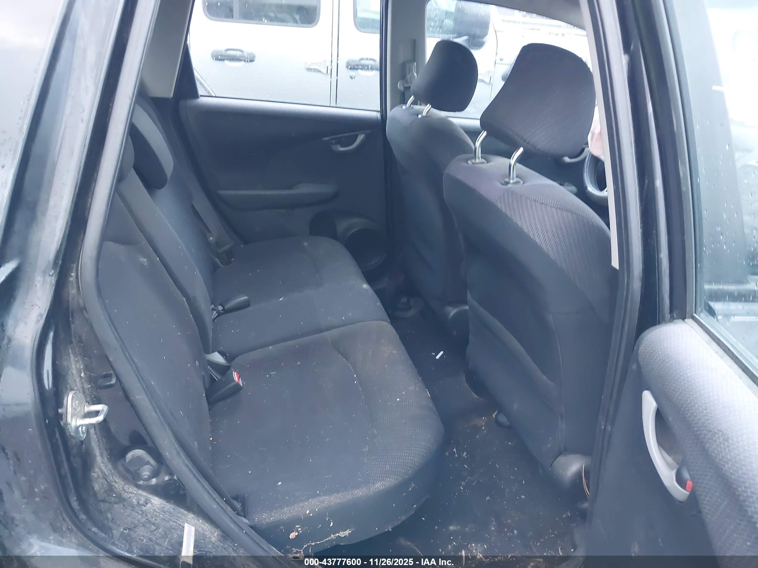 HONDA FIT image 8
