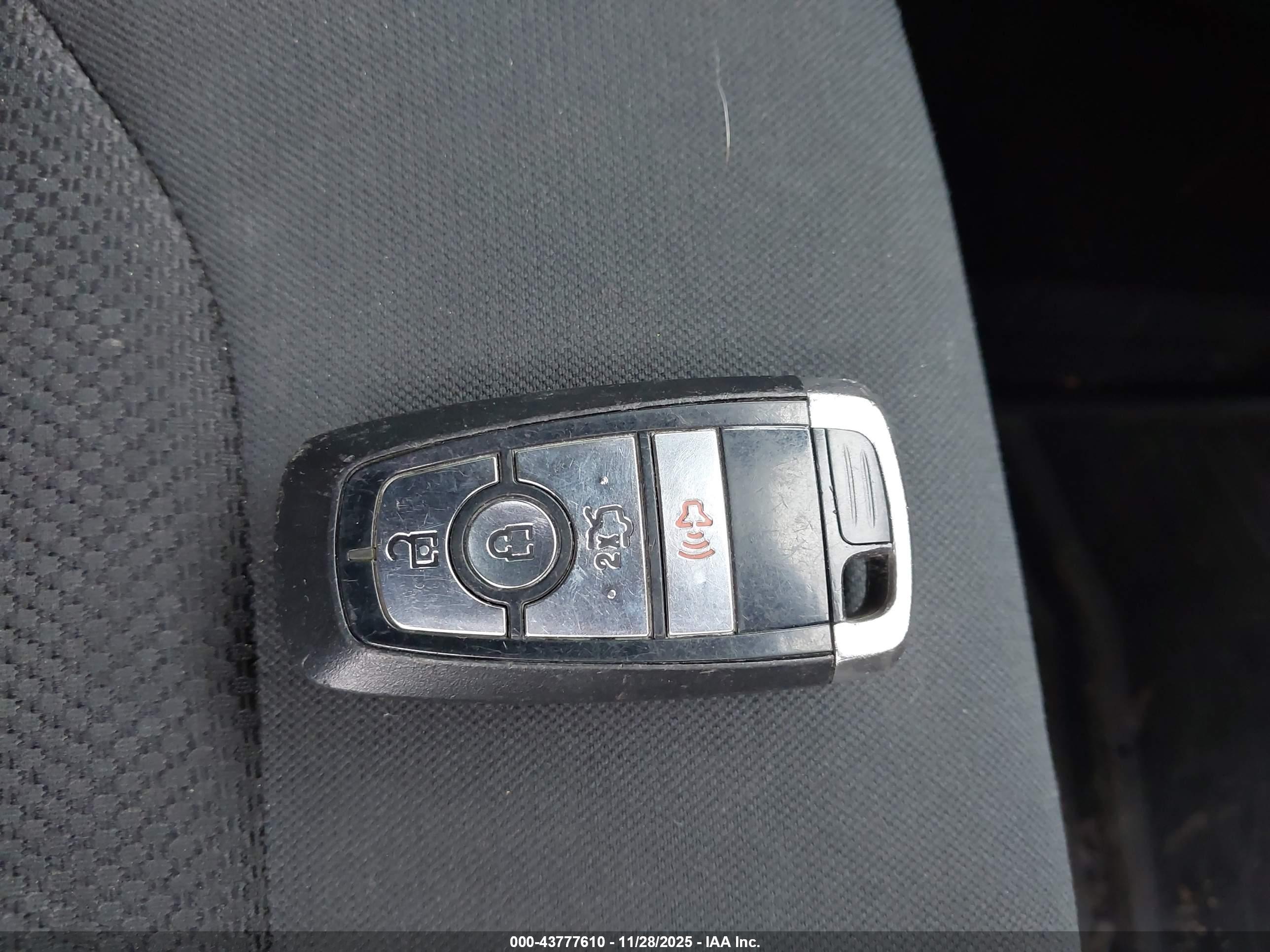 FORD FUSION image 11