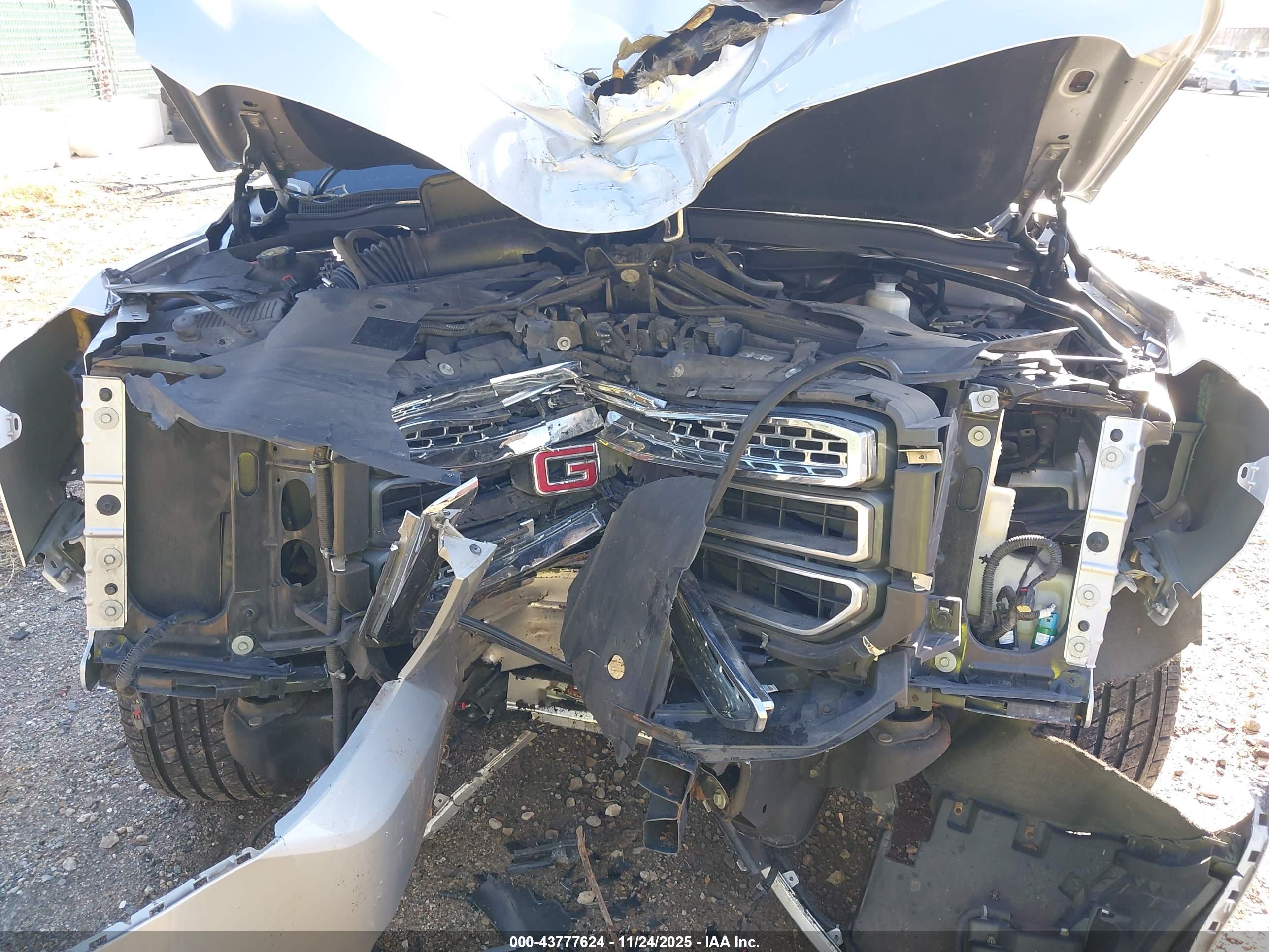 GMC YUKON image 10