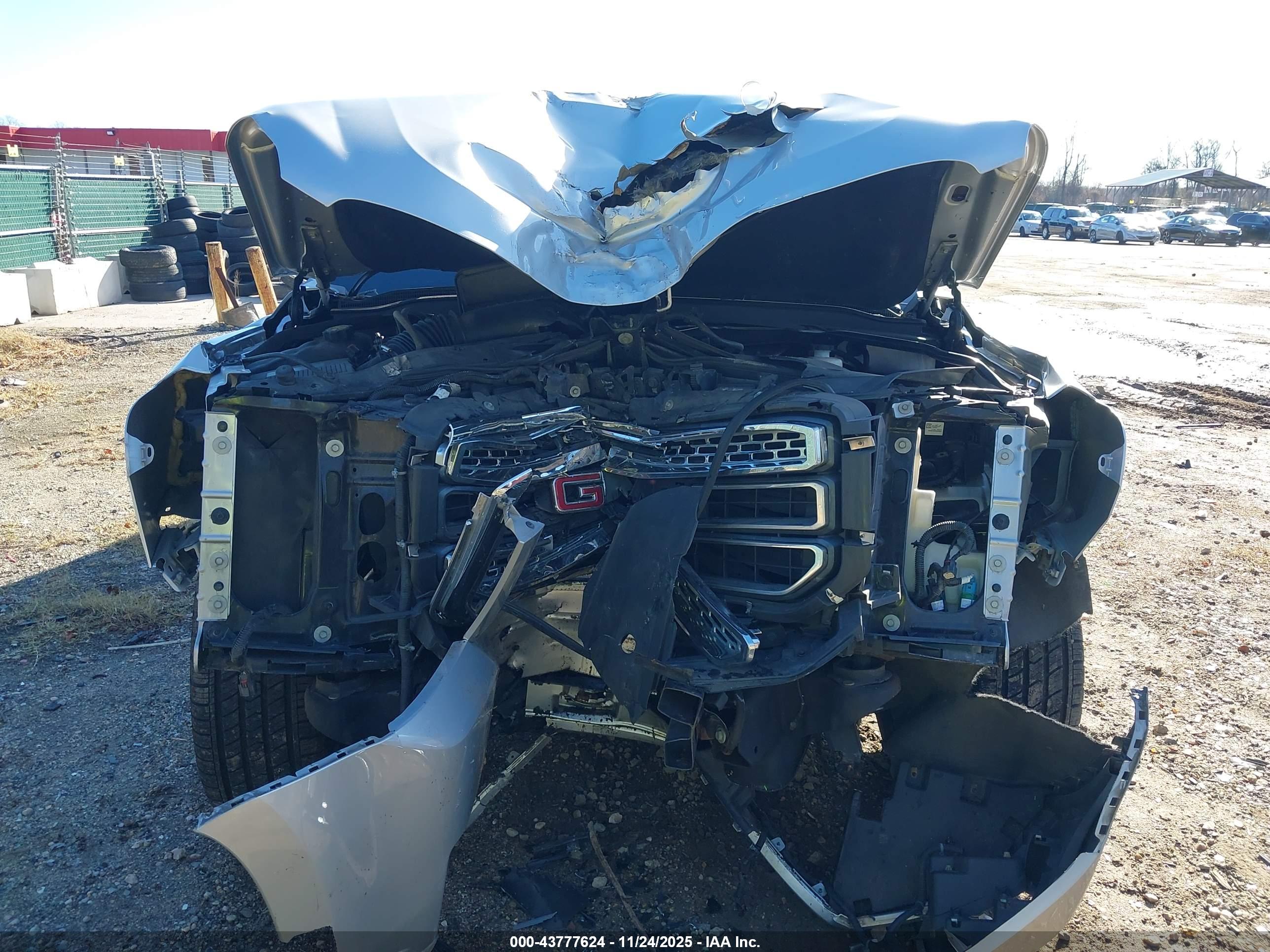 GMC YUKON image 6