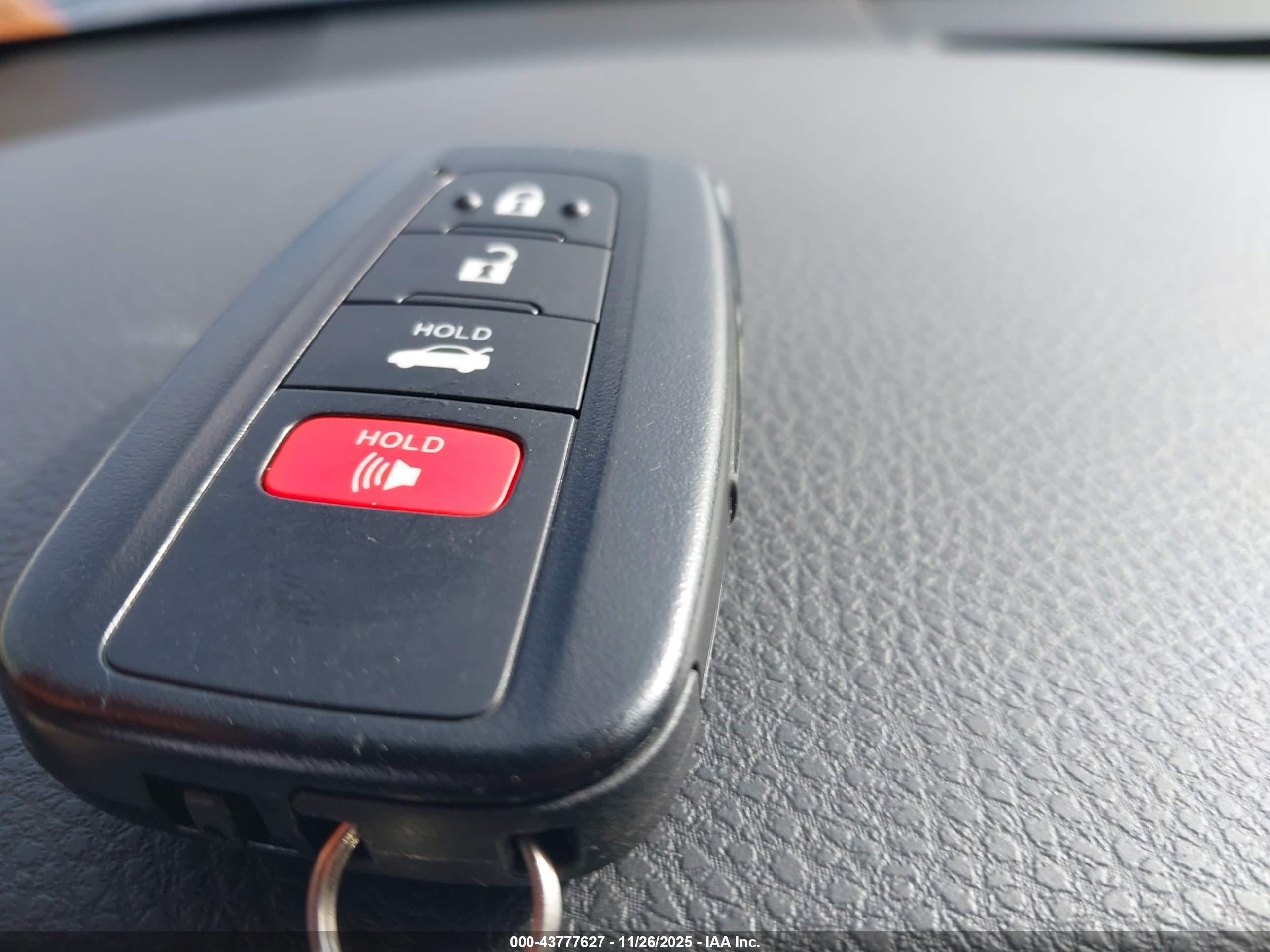 TOYOTA CAMRY image 11