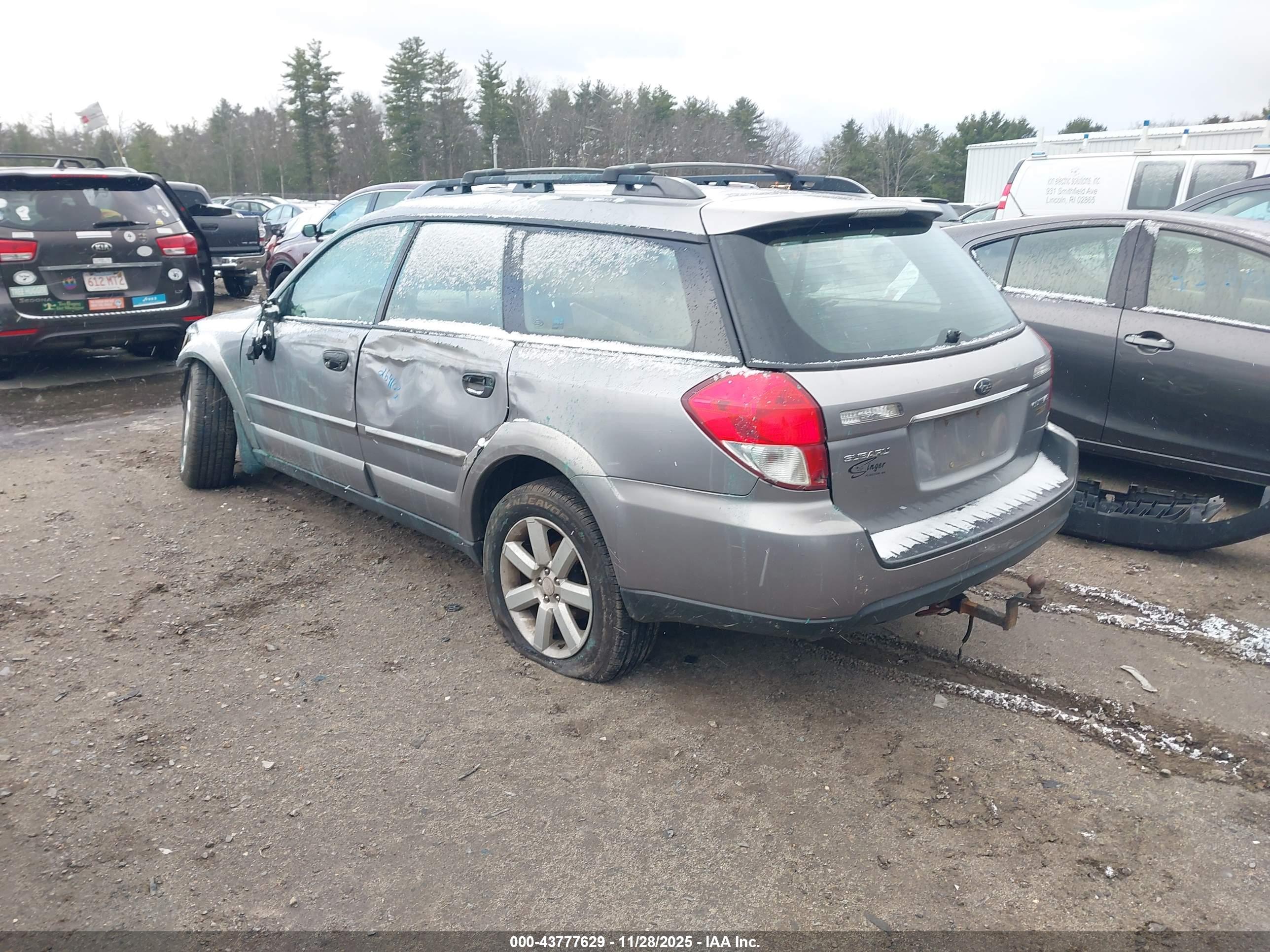 SUBARU OUTBACK image 3